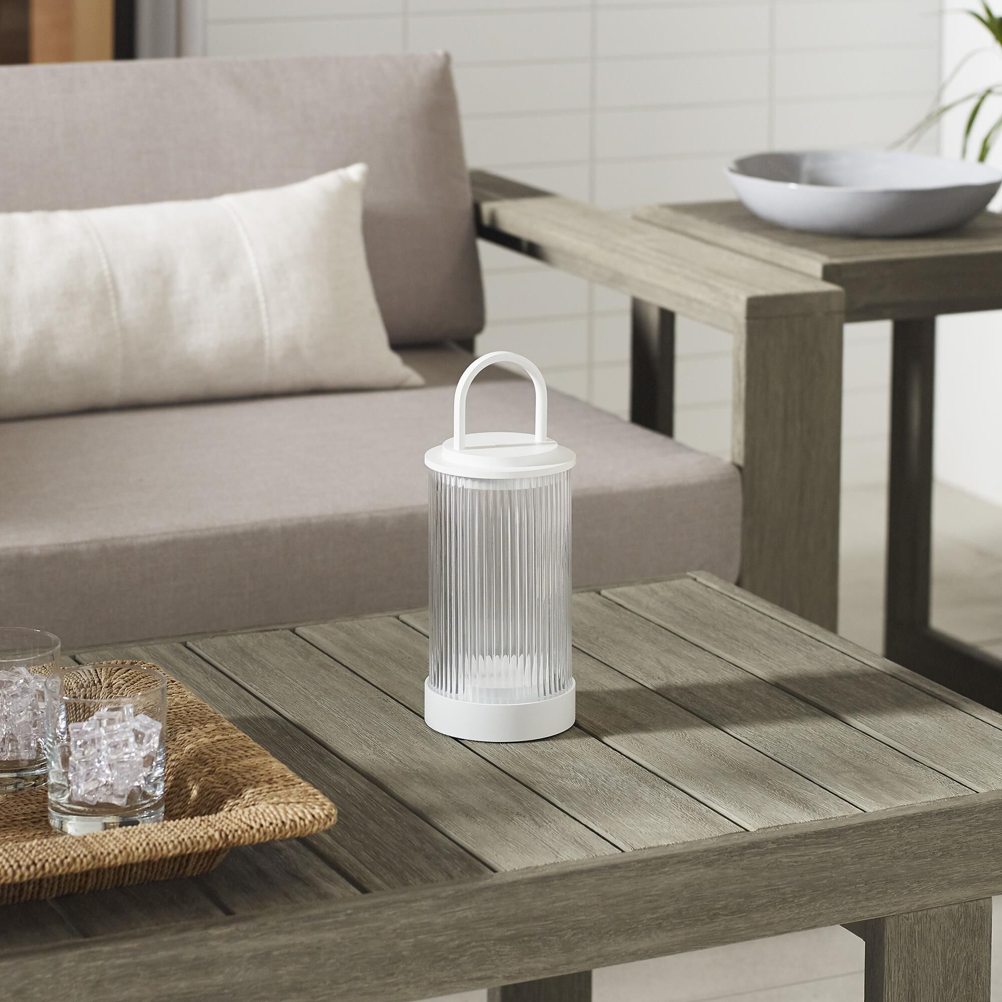 Shown in Matte White finish and Fluted glass