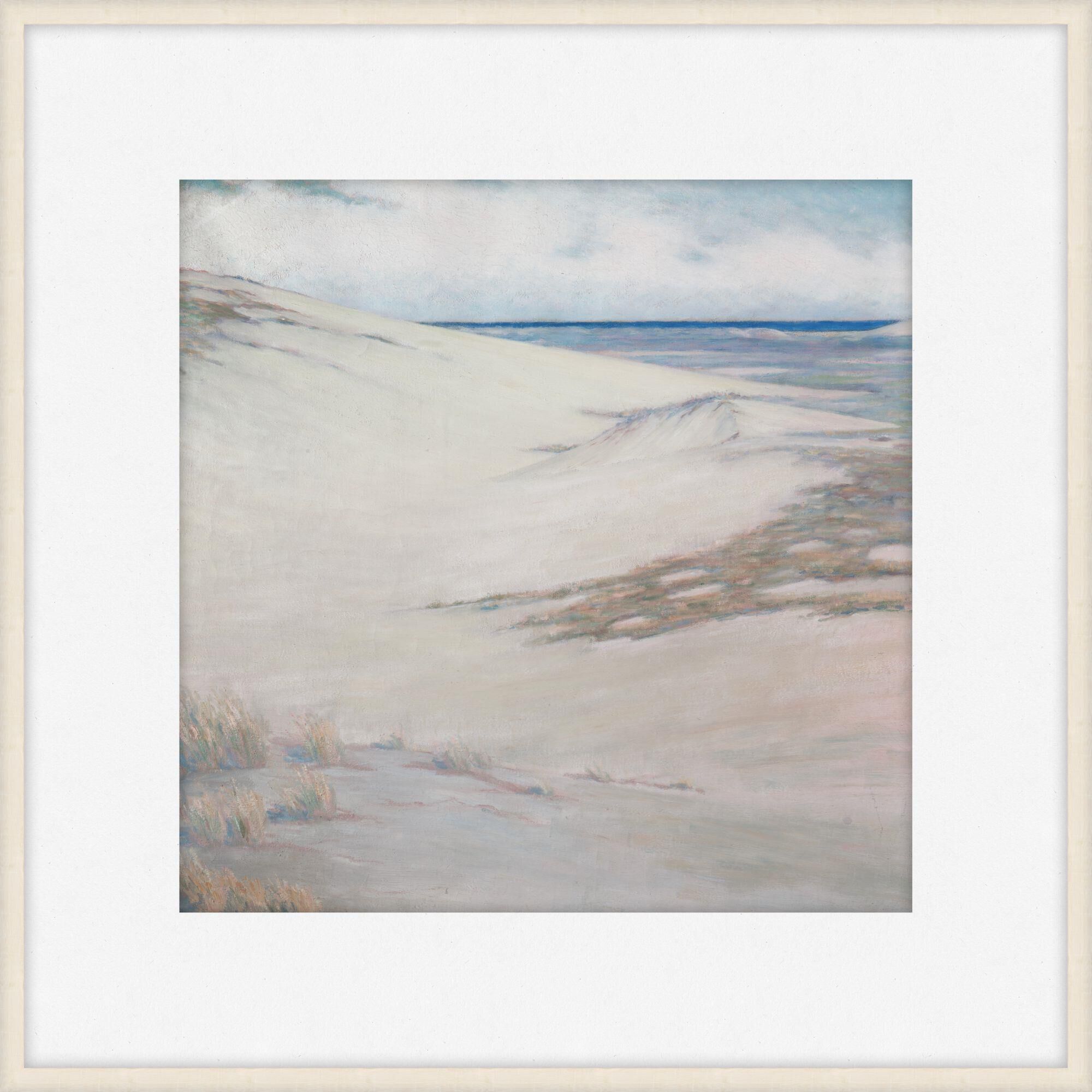Shown in White and Woodtones finish
