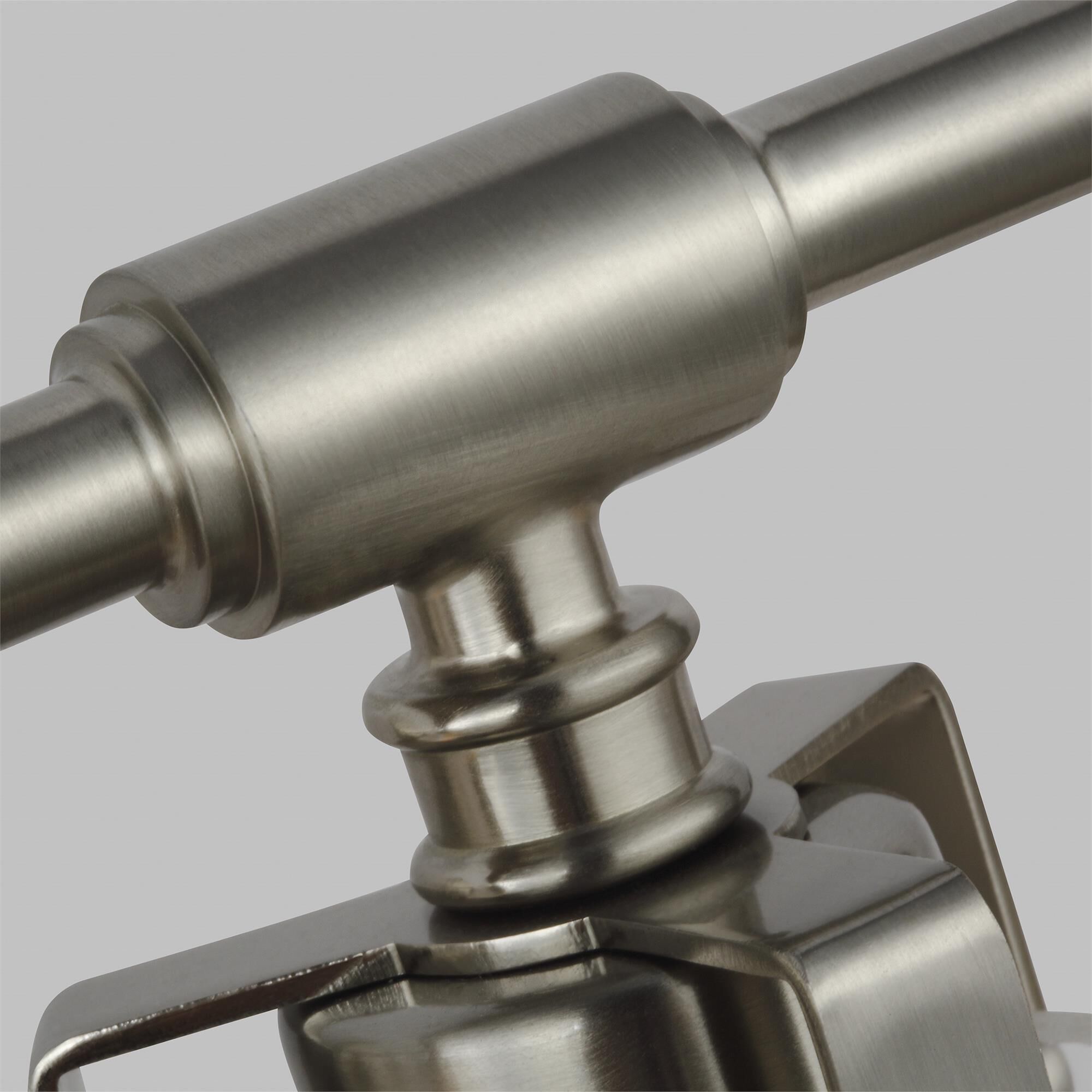 Shown in Satin Nickel finish and Clear Seeded glass