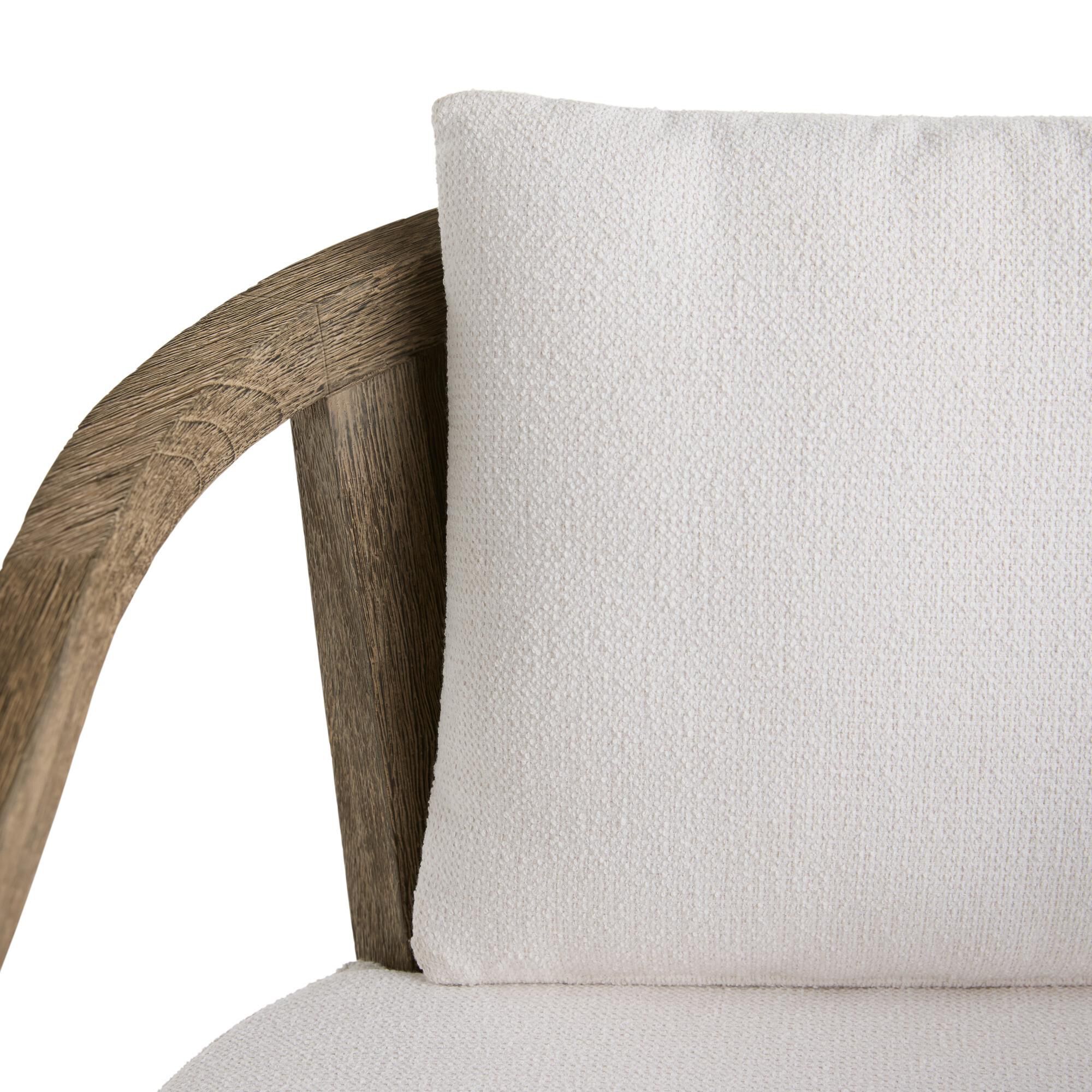 Shown in Pearl and Kona finish