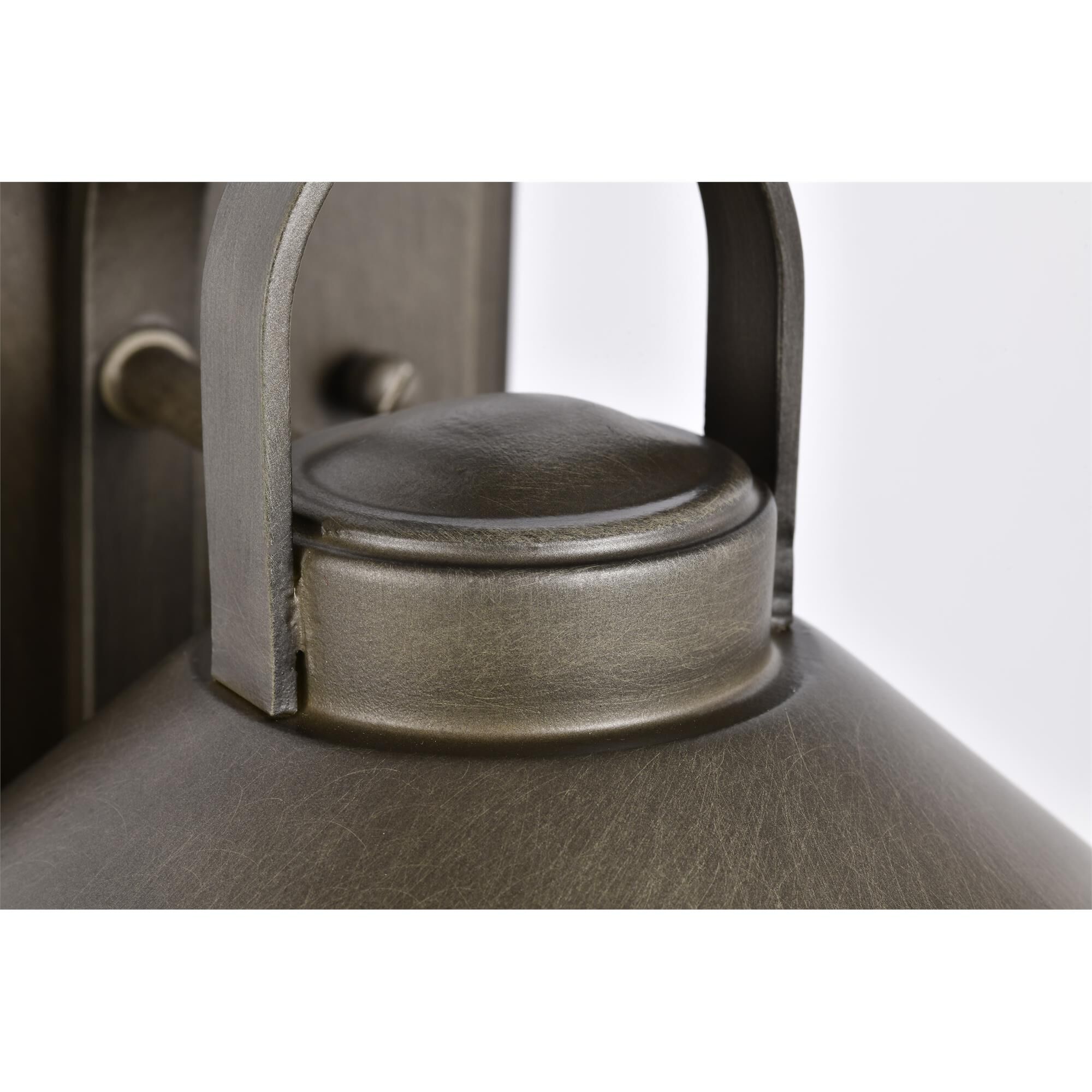 Shown in Bronze finish and Clear Seeded glass