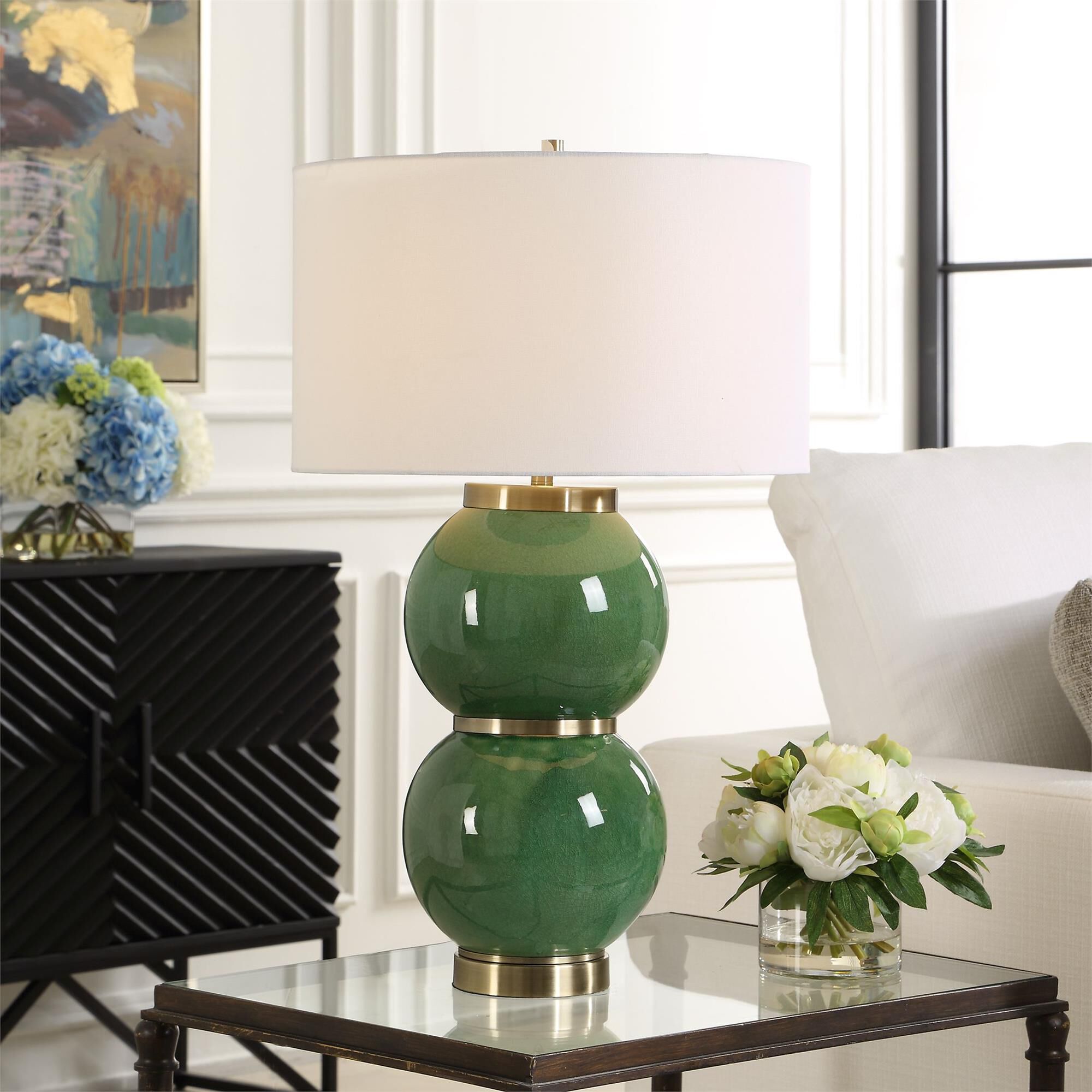 Shown in Green finish and Round Hardback shade