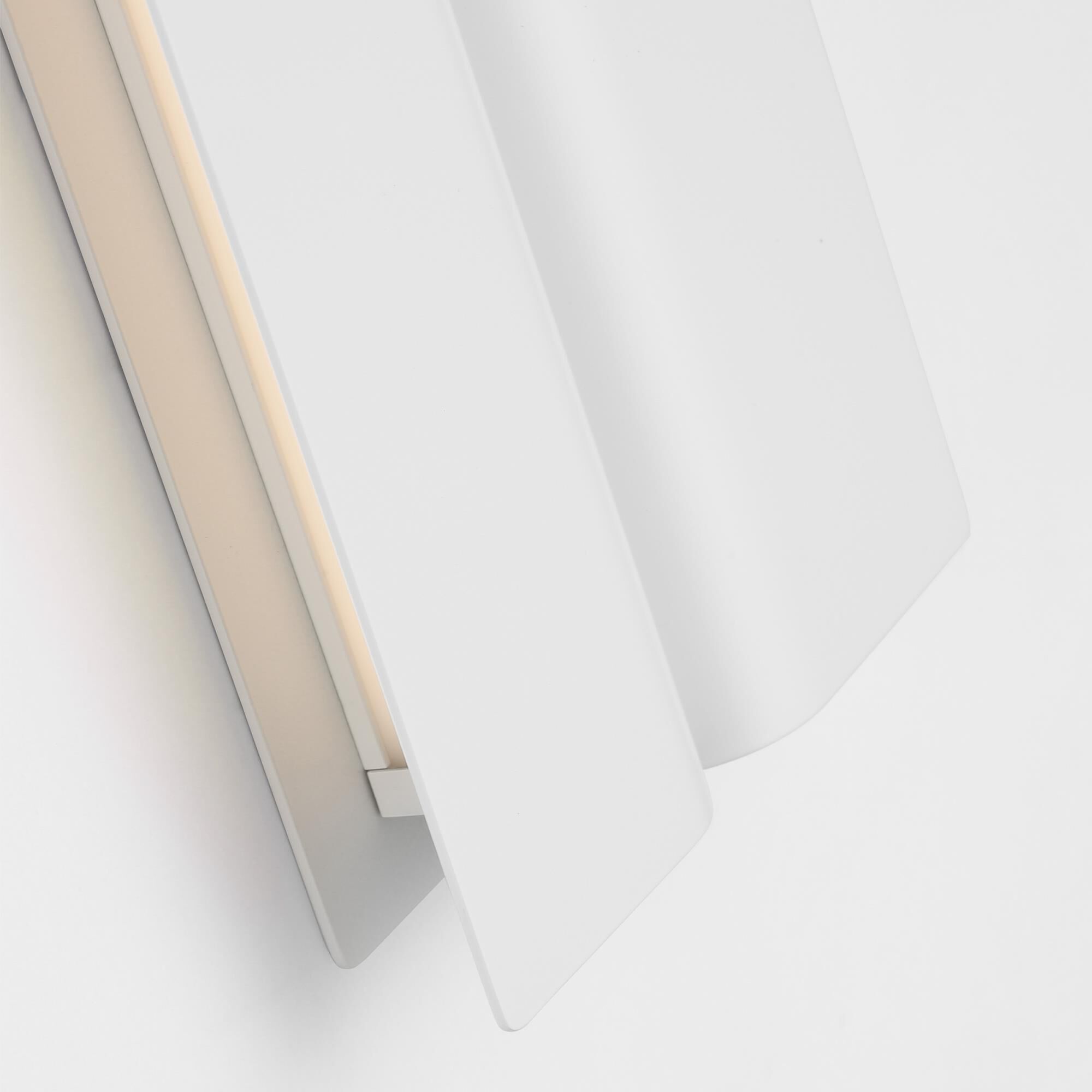 Shown in Matte White finish and Aluminum shade