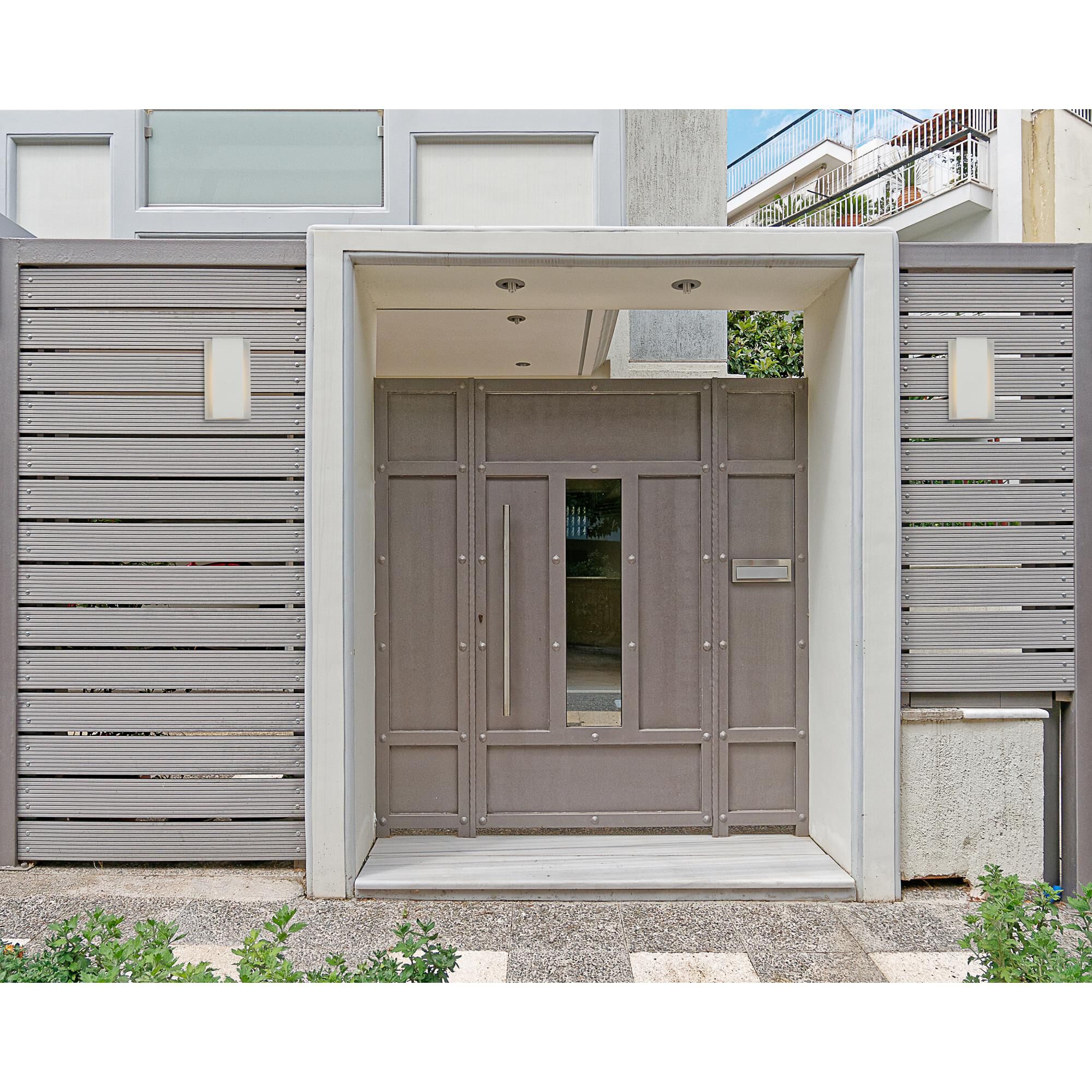 Shown in Silver finish