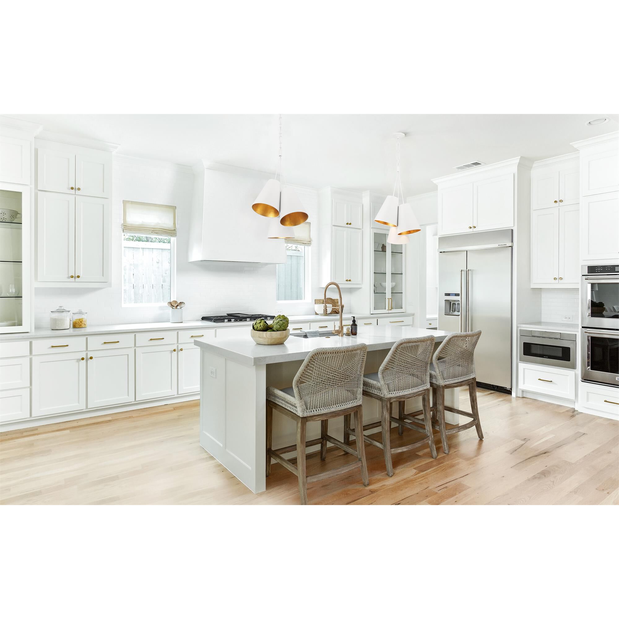 Shown in Matte White and Antique Gold finish and Steel shade