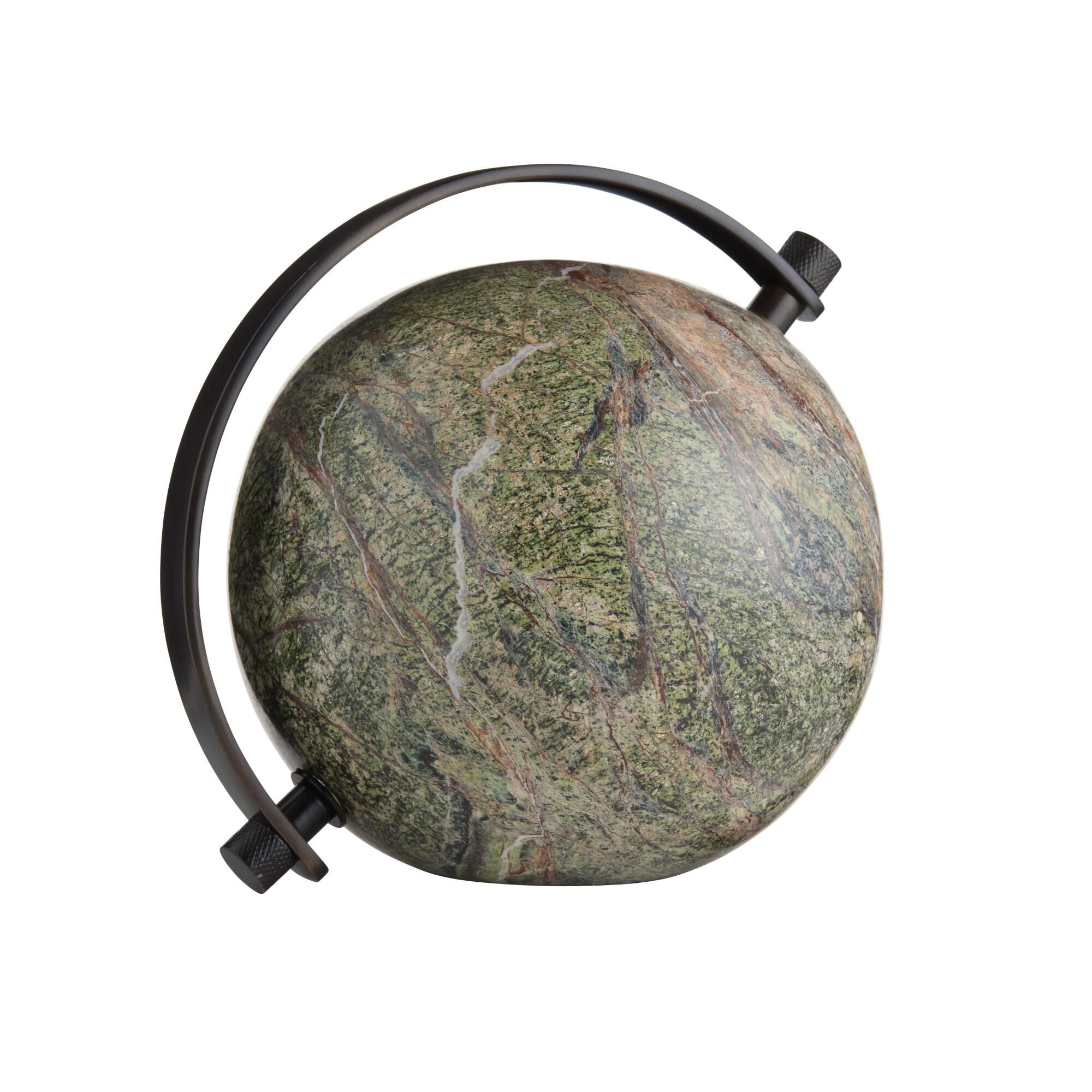 Shown in Jungle finish