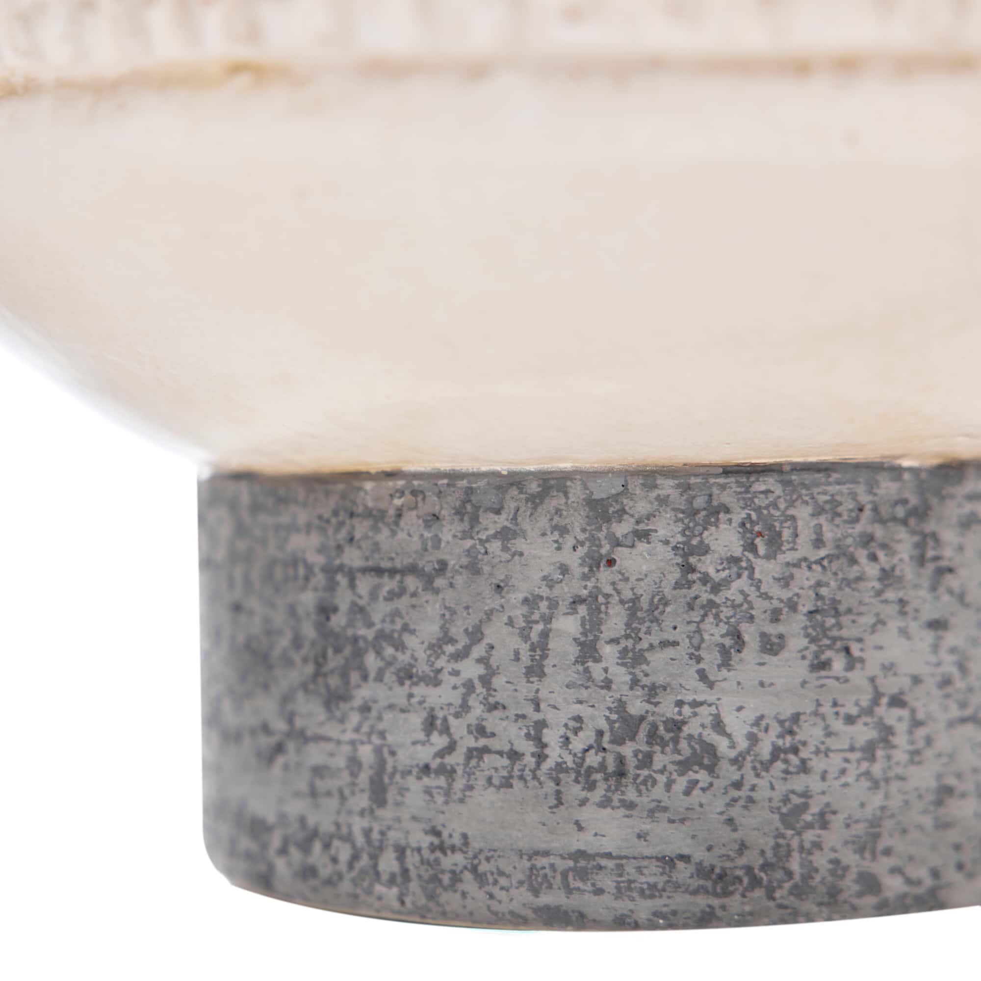 Shown in Graphite finish