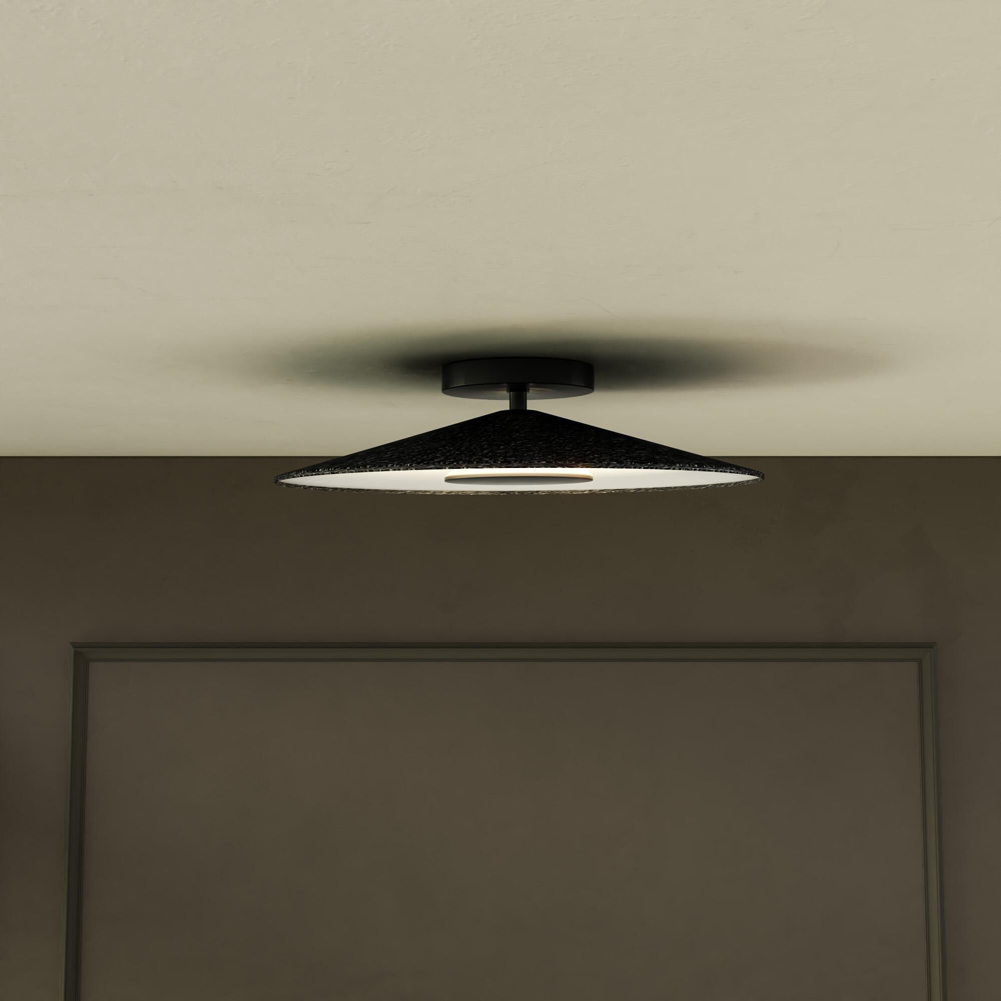 Shown in Black/White finish and Metal shade