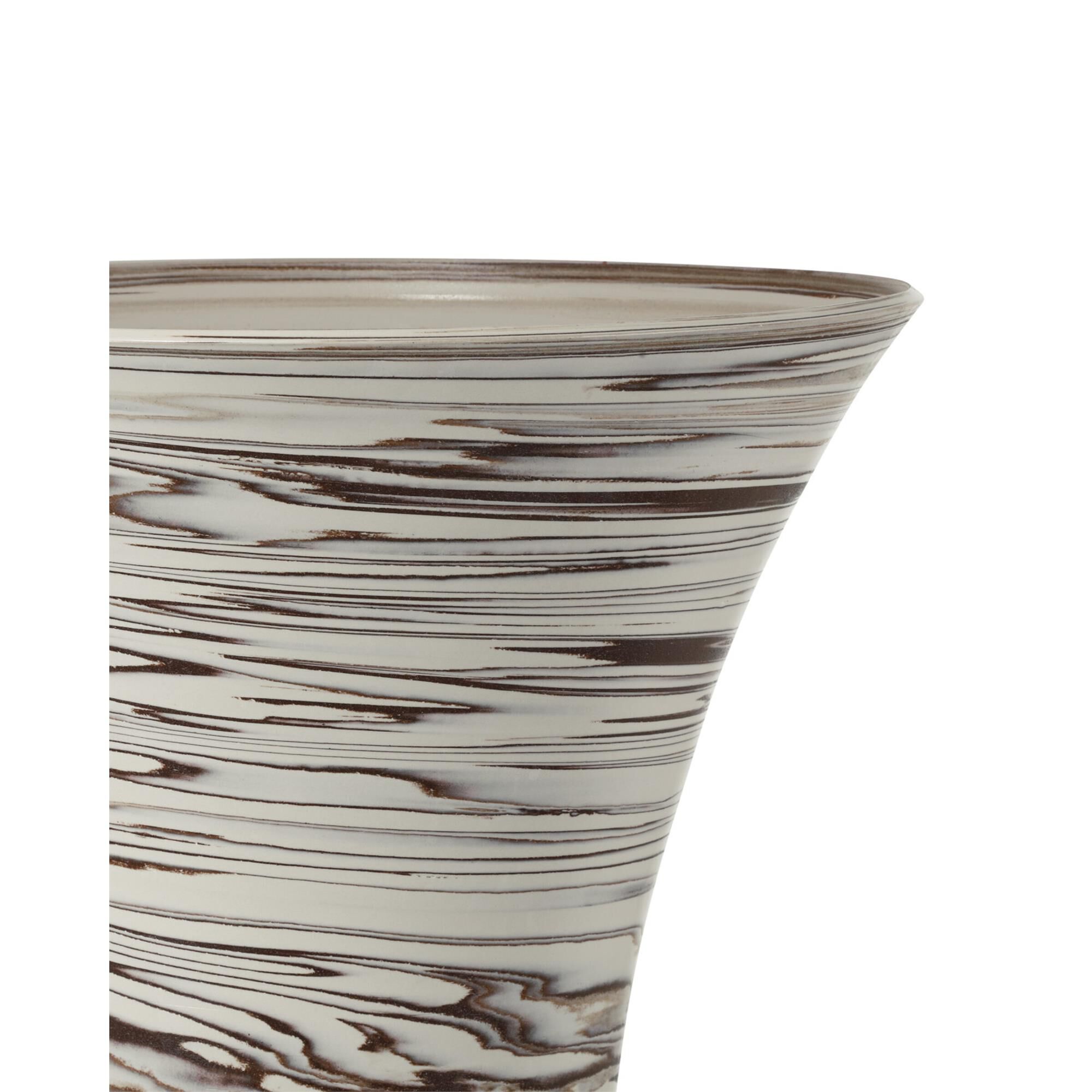 Jejune Vase,