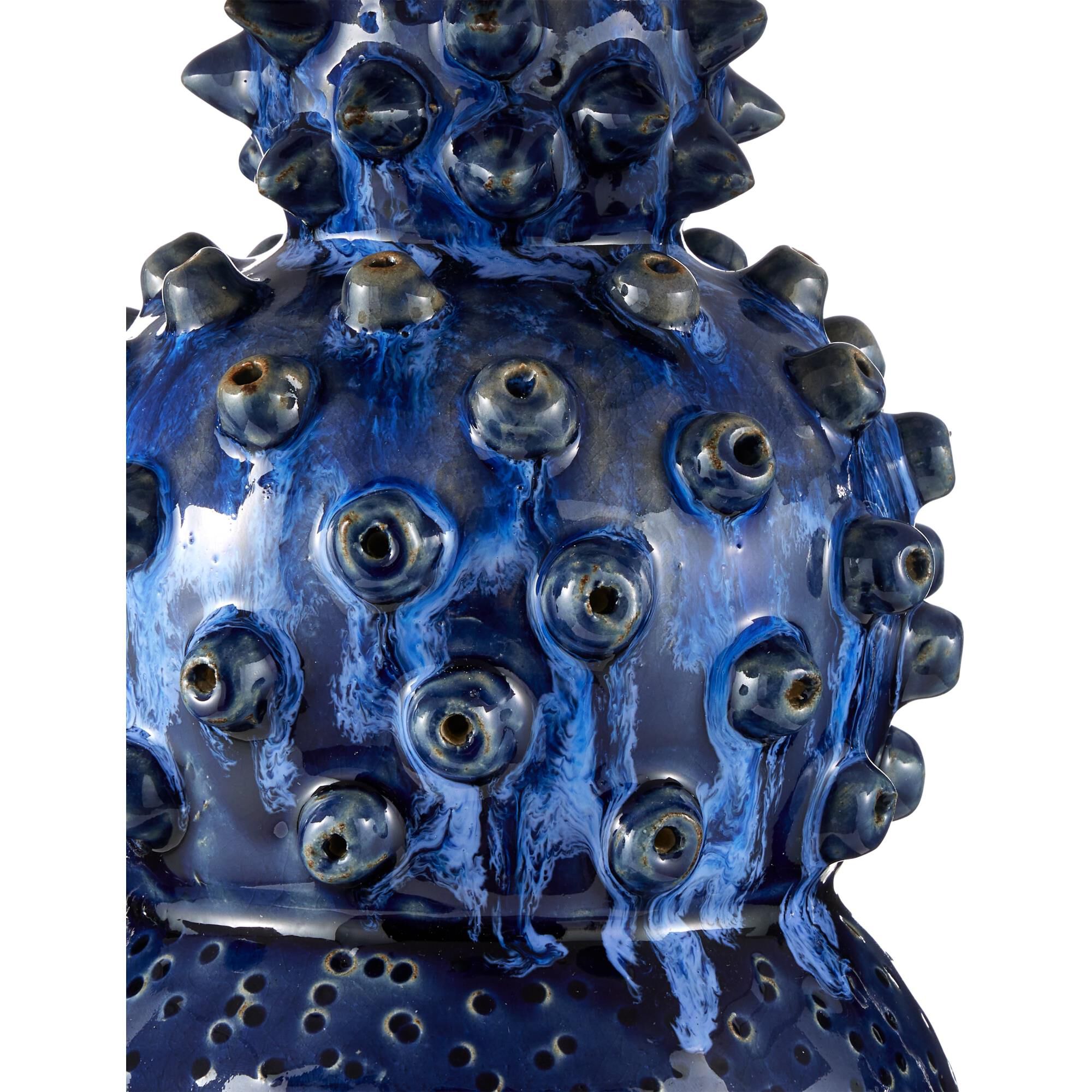 Shown in Dark Blue Reactive finish and Off-White Linen shade