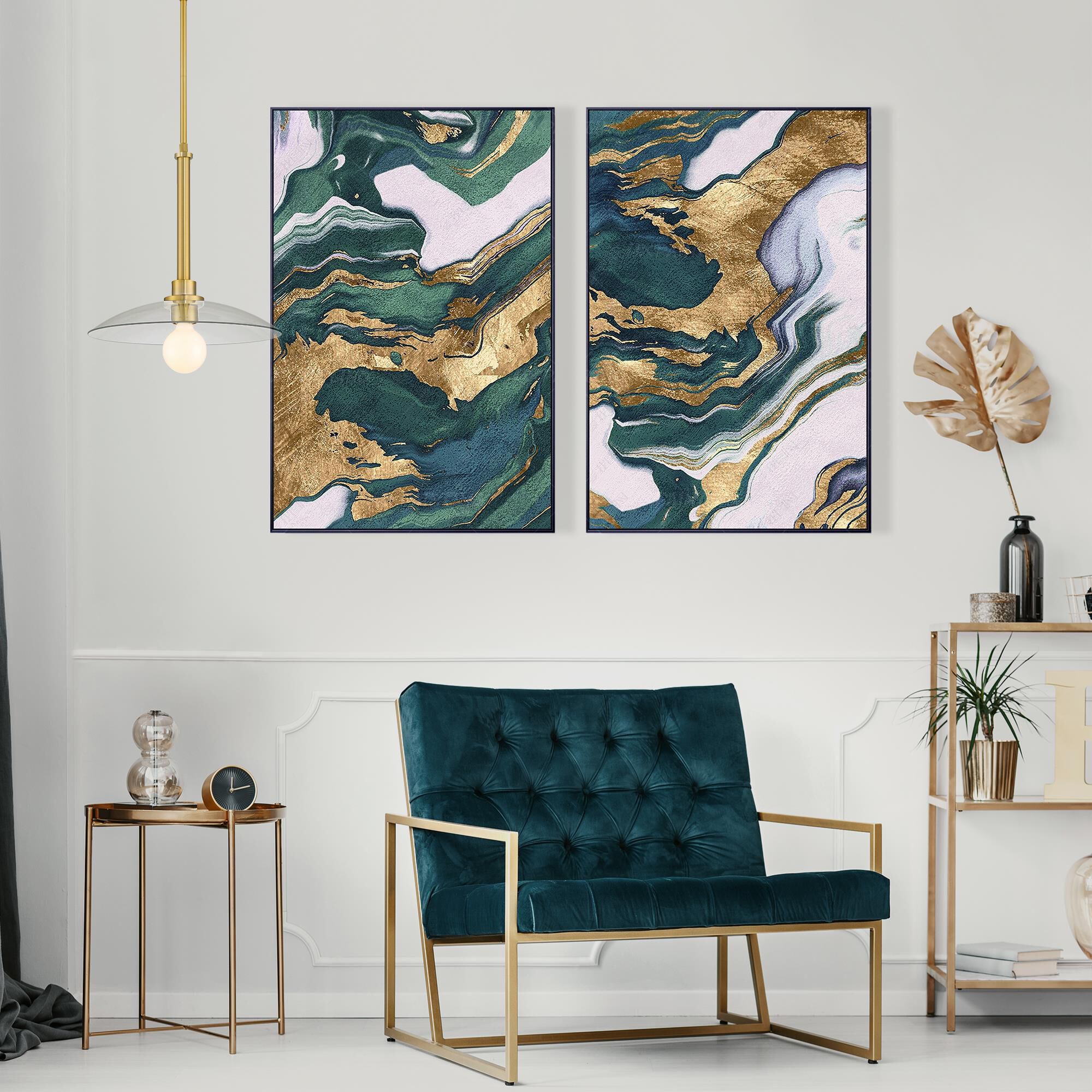 Shown in Brushed Gold finish and Clear glass