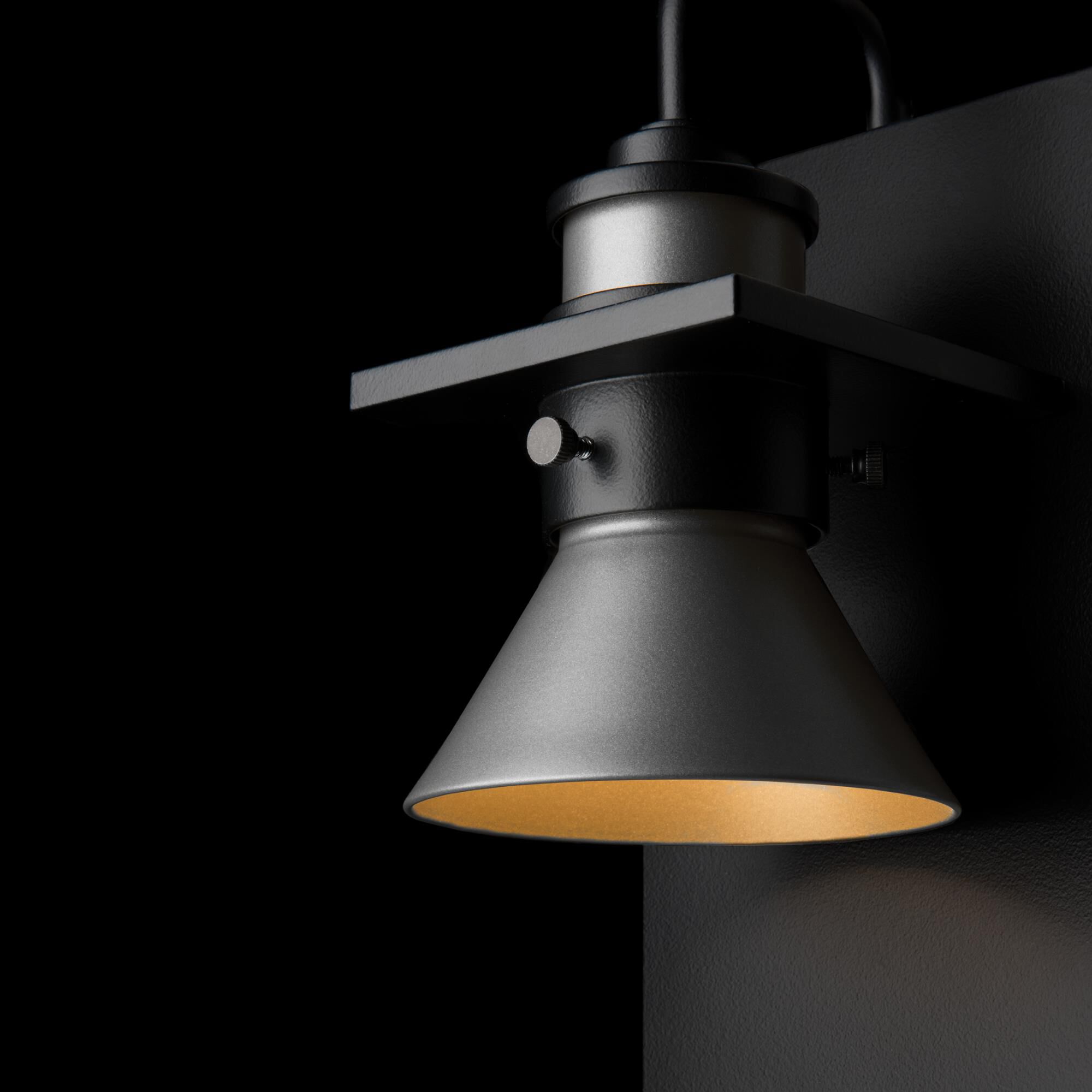 Shown in Coastal Black finish and Coastal Burnished Steel accent