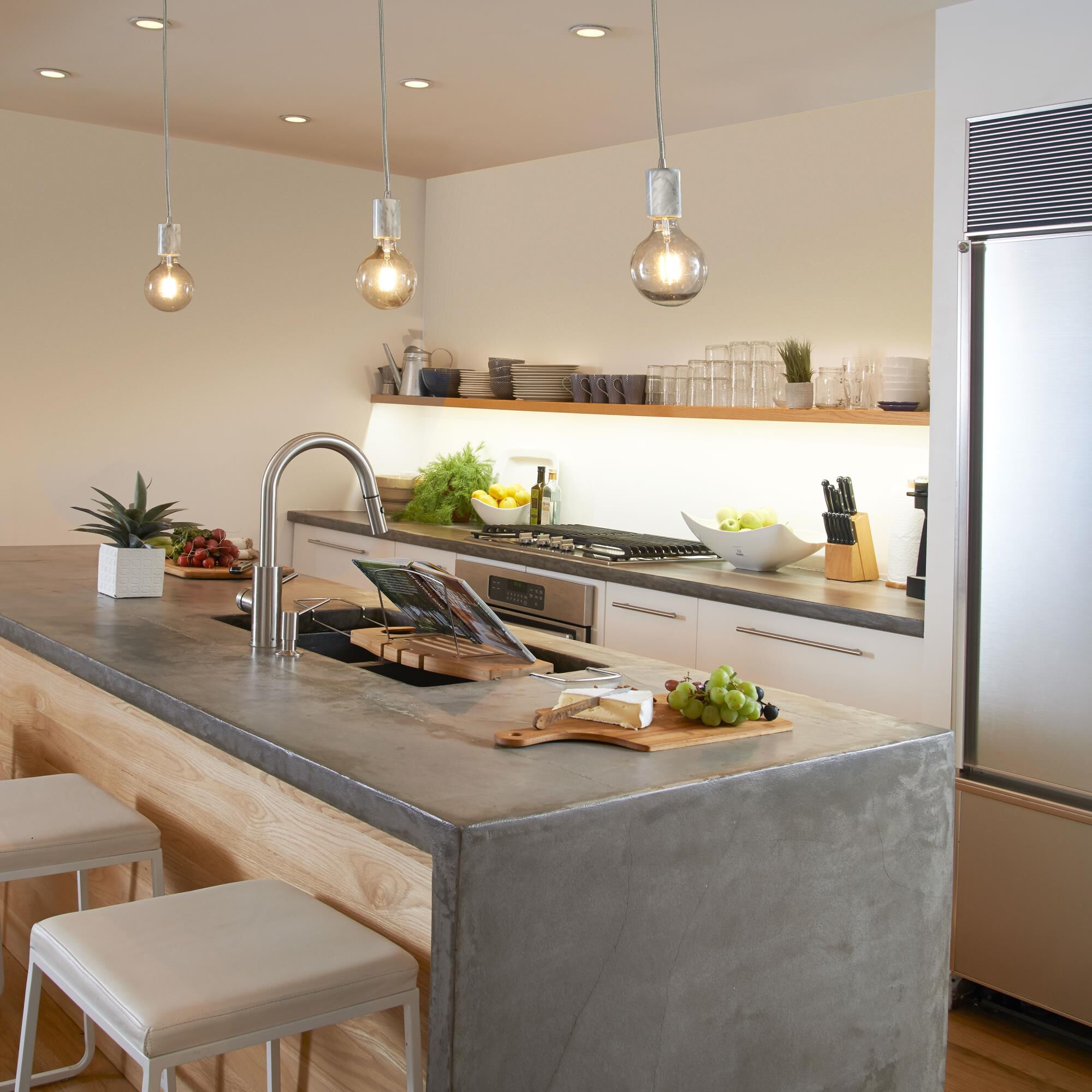 Dimmable 8.50 Watt 2700K G40 LED Light Bulb,