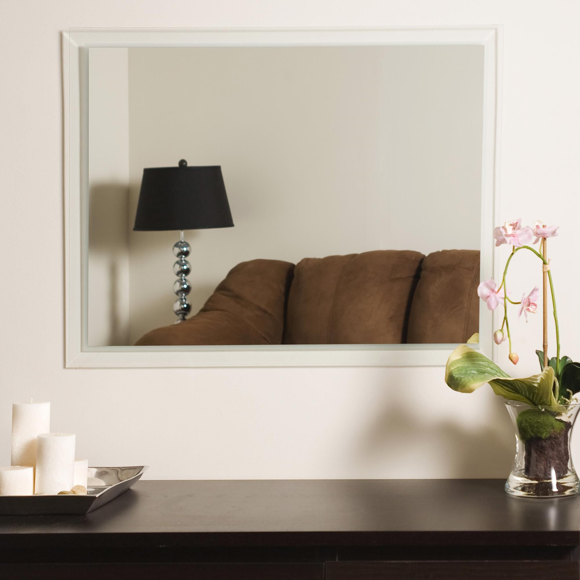 Shown in Mirror finish