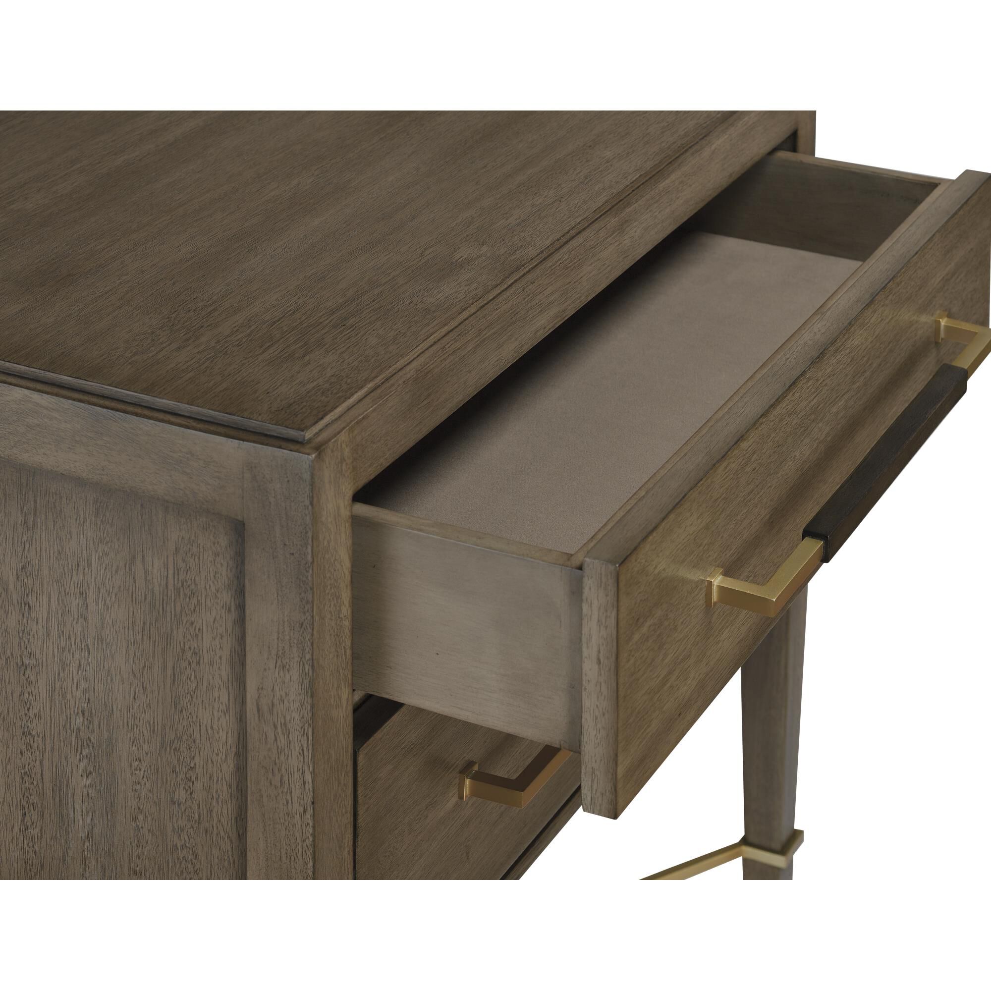 Shown in Chanterelle/Coffee/Champagne finish