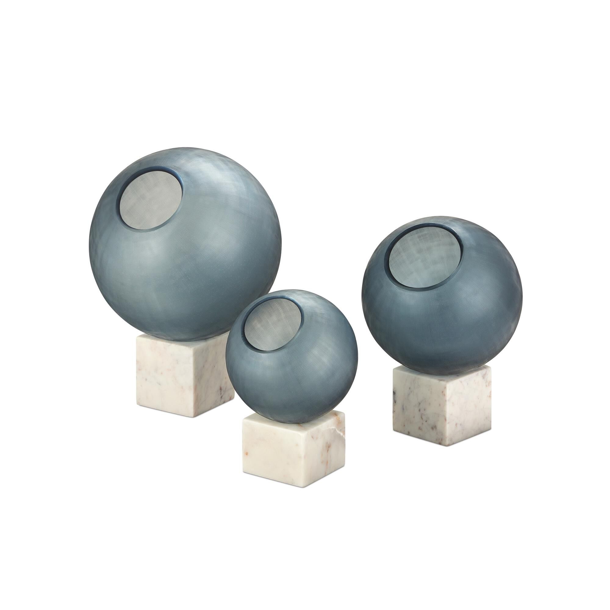 Shown in Indigo Blue/Natural finish