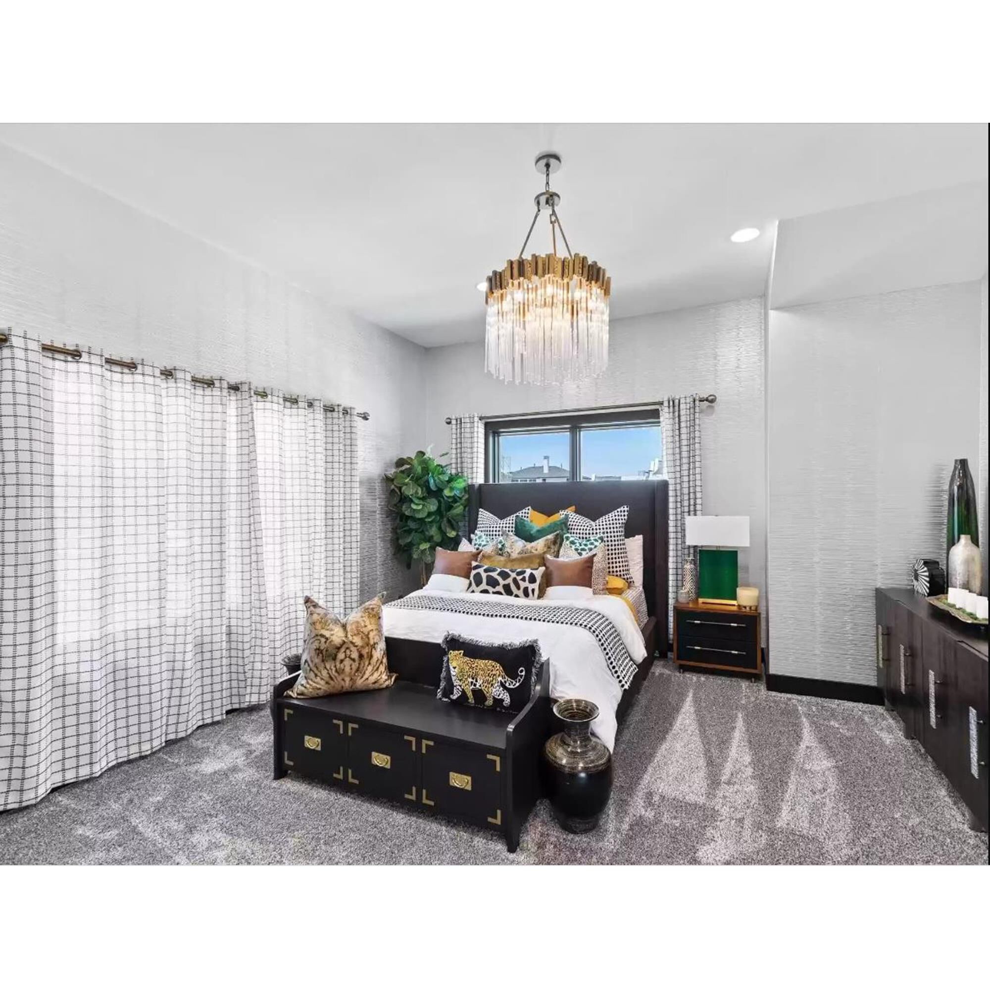 Shown in Havana Gold finish and Clear Fluted glass