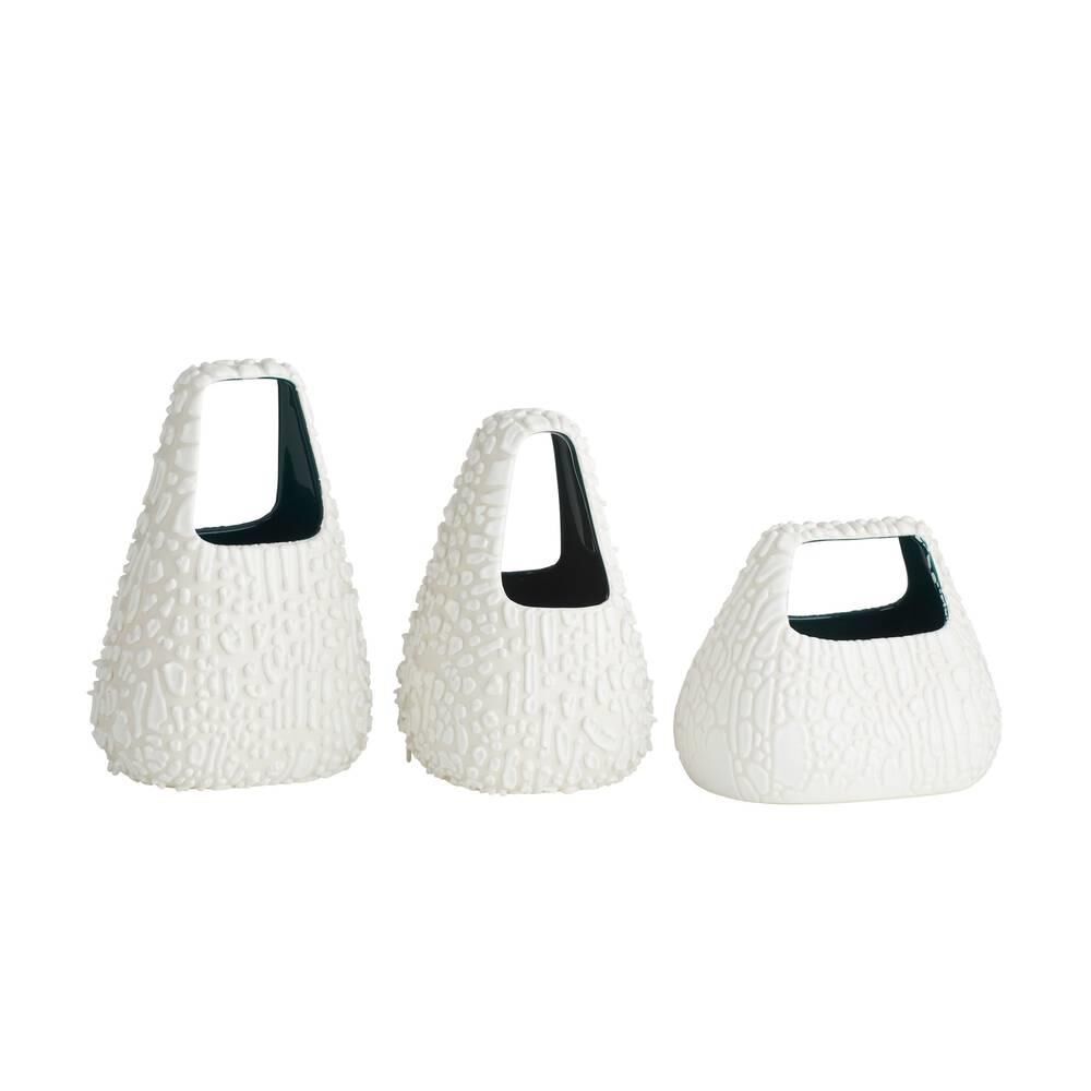 Shown in Vanilla Foam finish