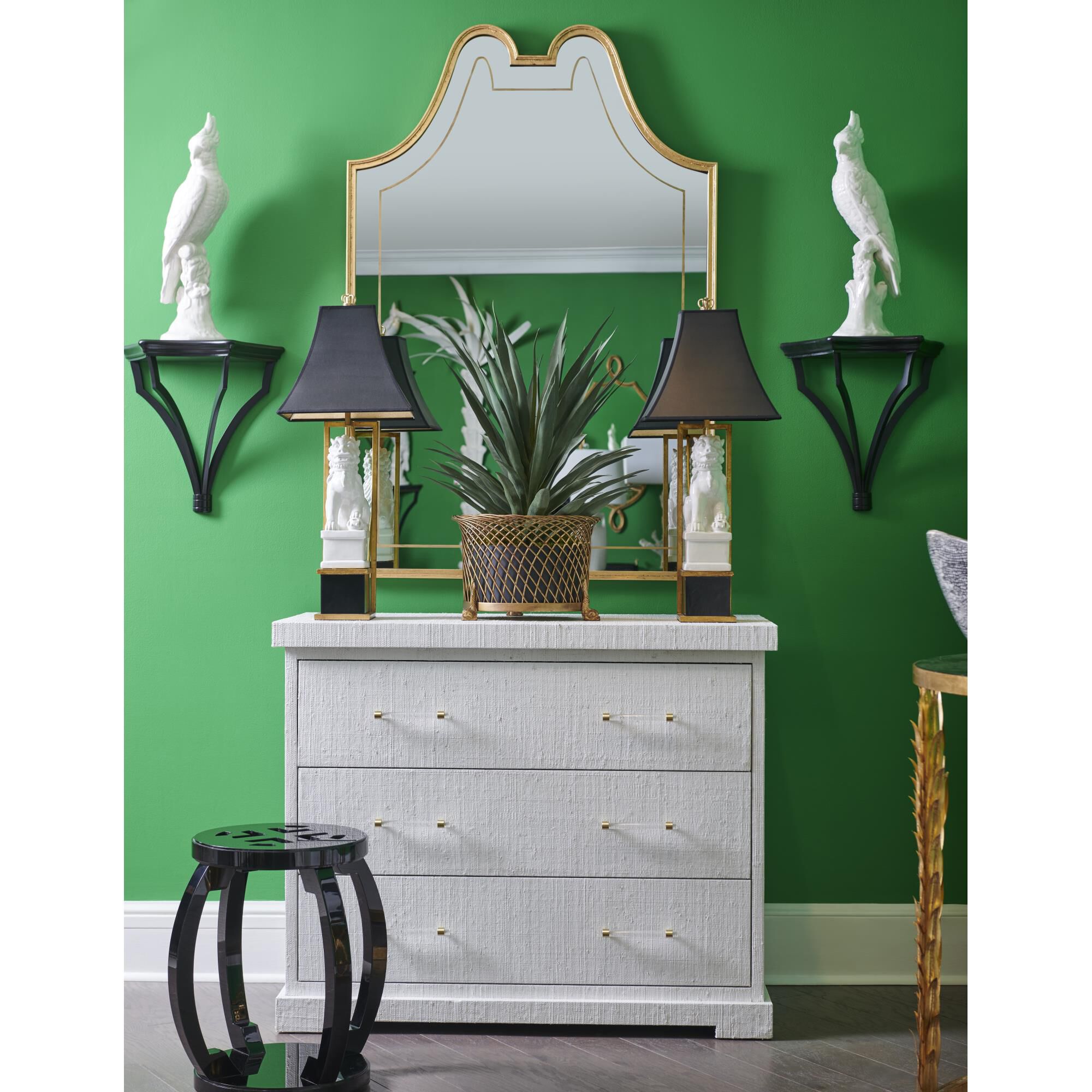 Shown in White/Clear finish