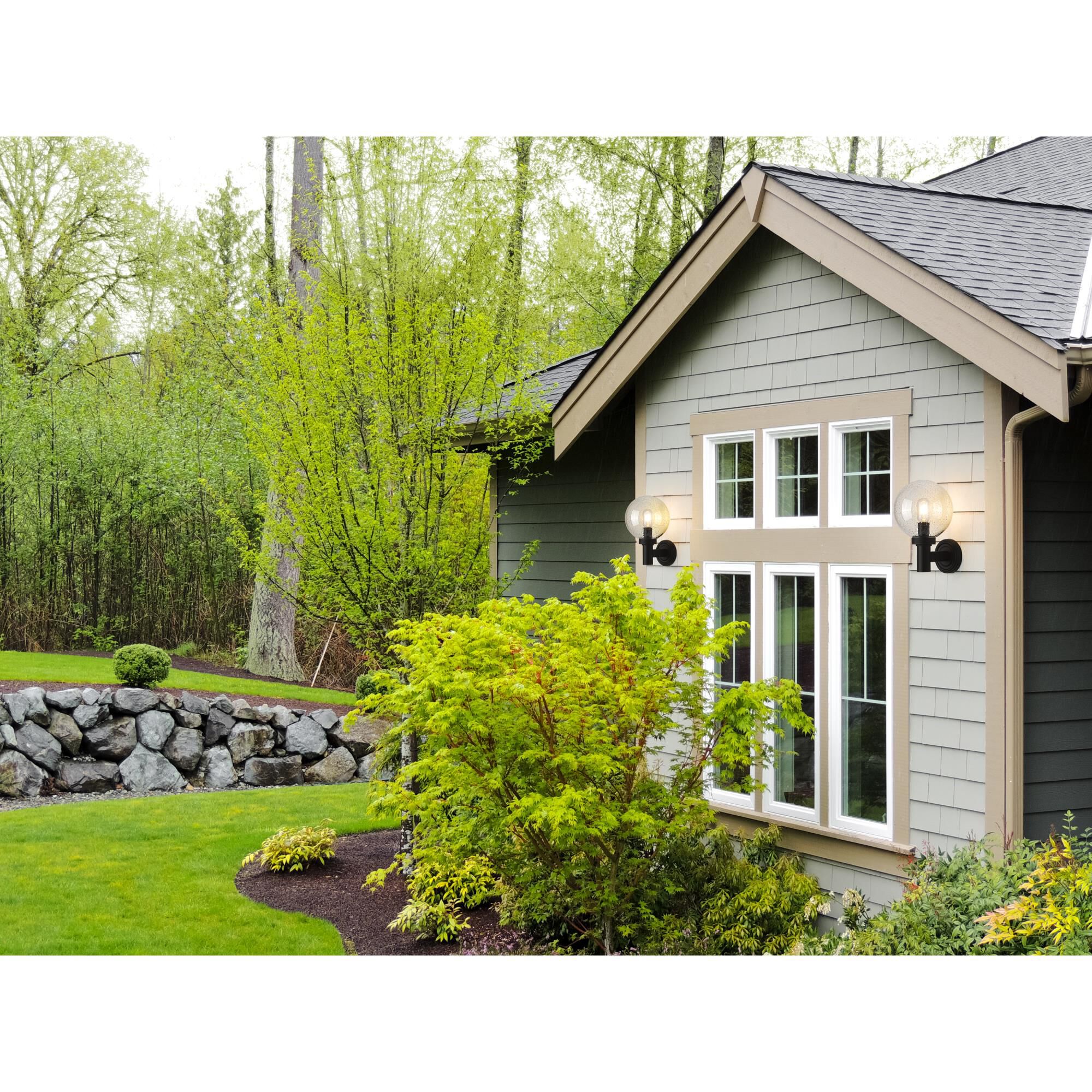 Shown in Black finish and Clear Seedy glass