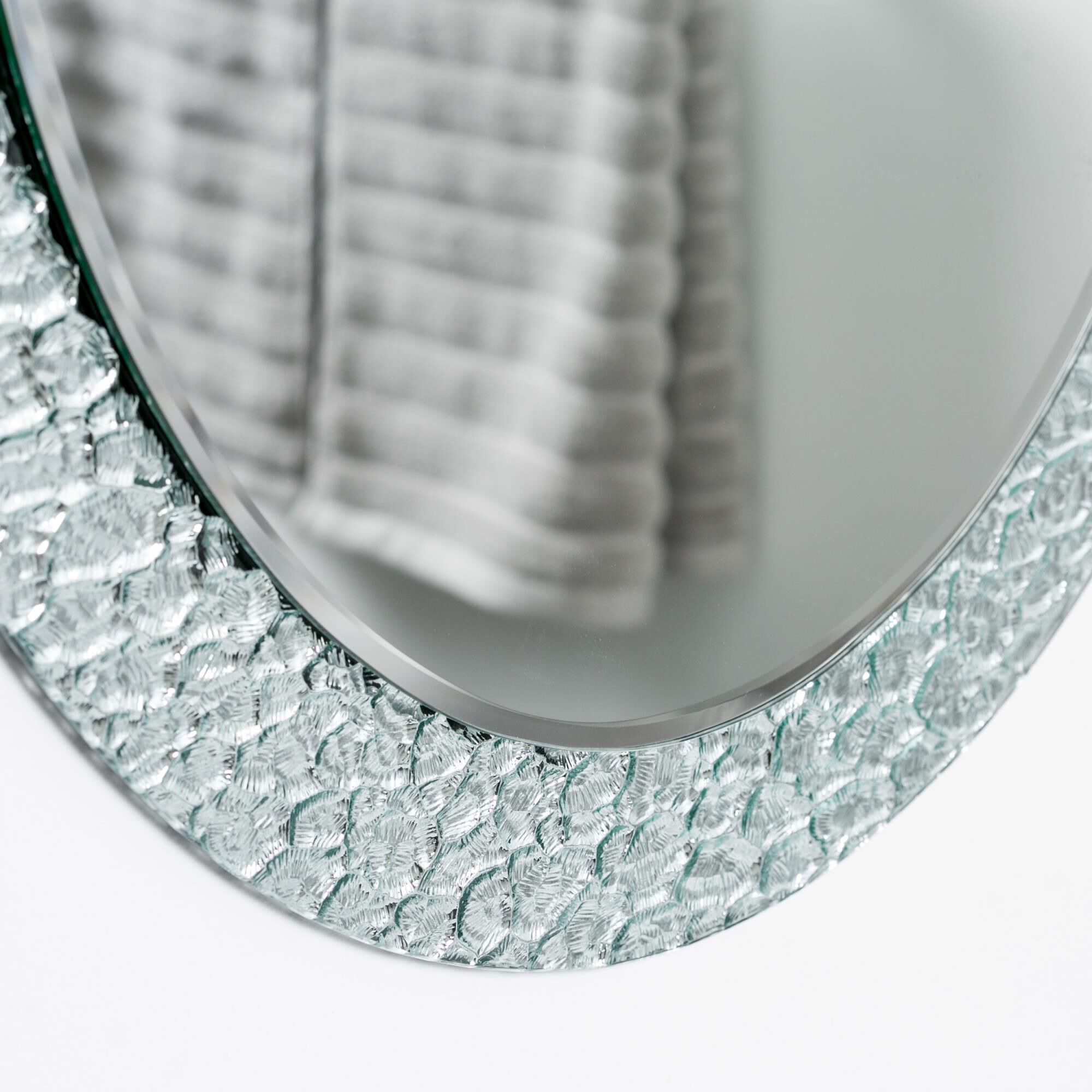 Shown in Mirror finish