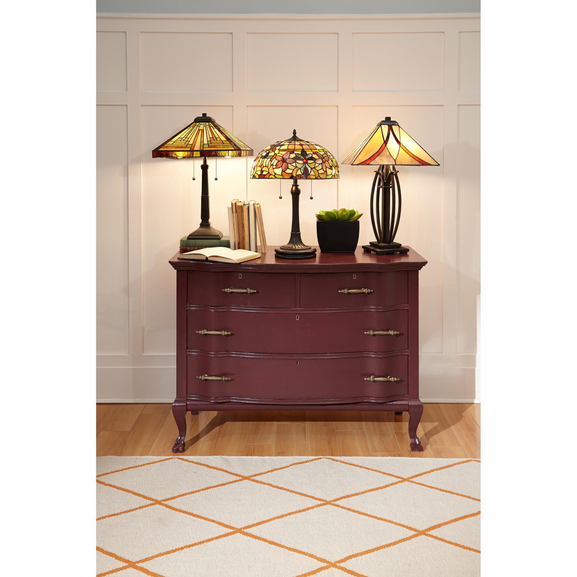 Shown in Vintage Bronze finish and Tiffany glass