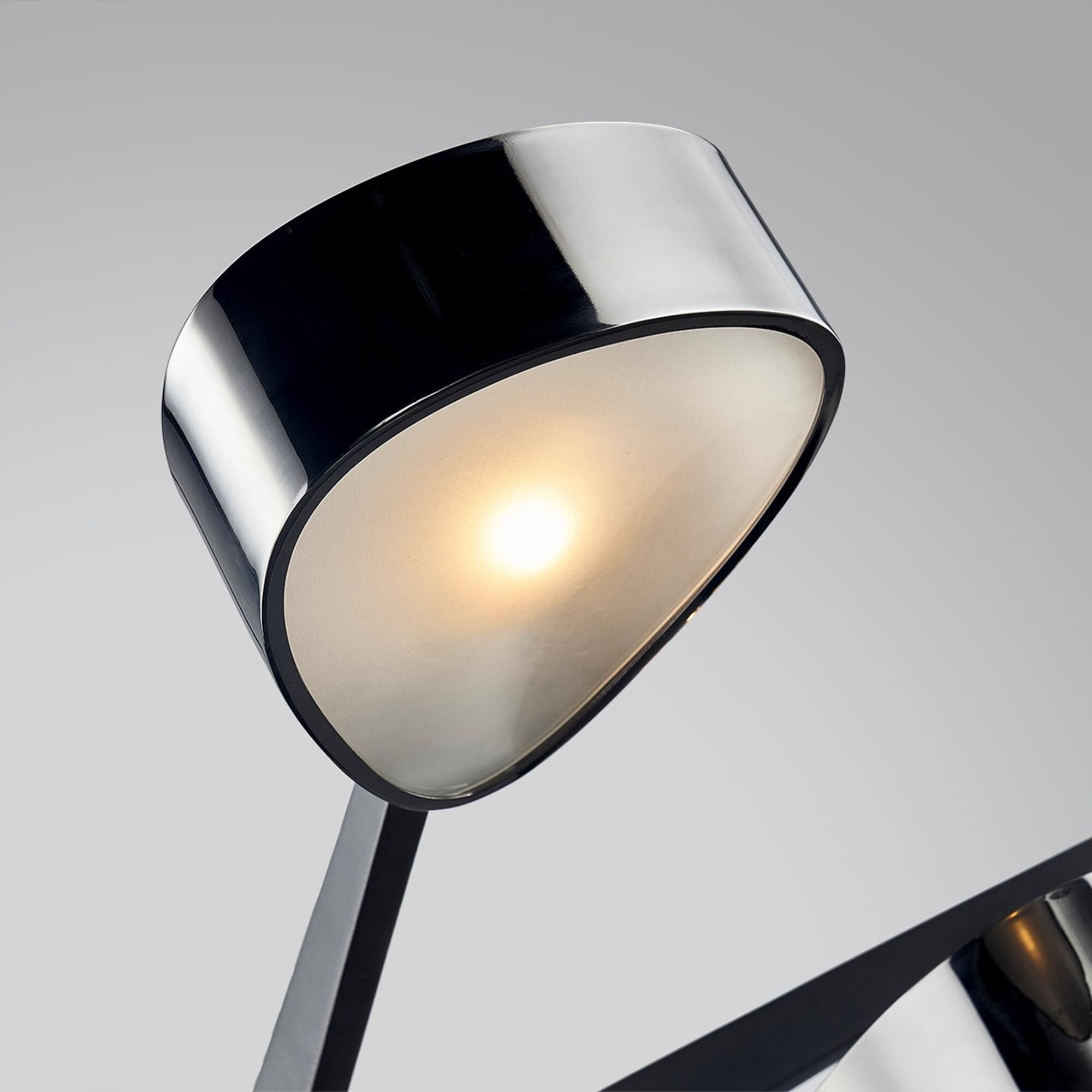 Shown in Carbide Black and Black Chrome finish and Steel shade