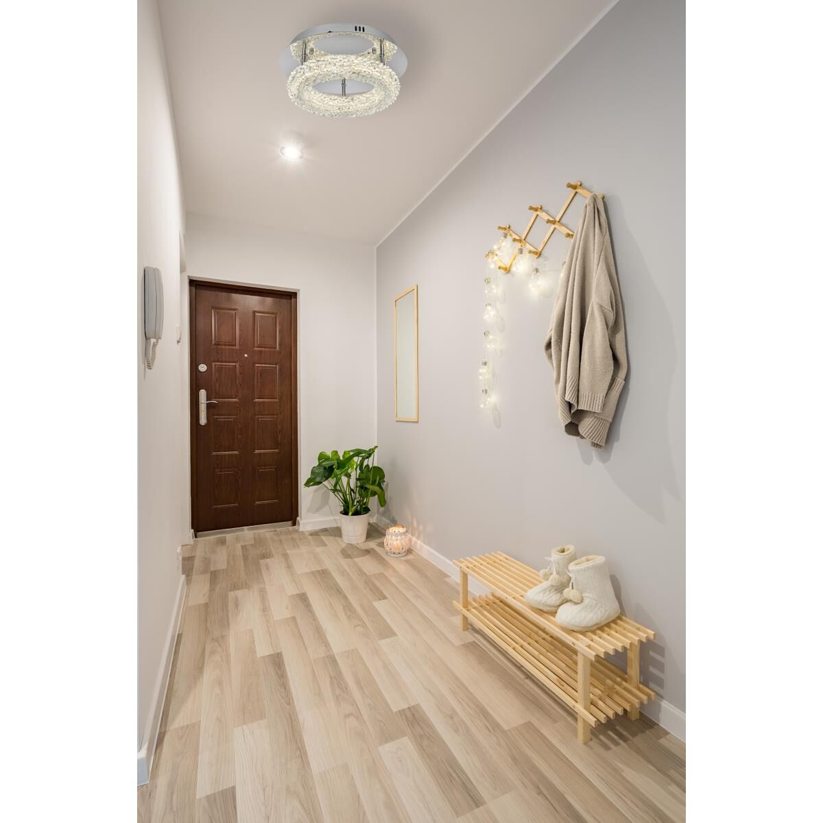 Shown in Chrome finish and Clear Royal Cut crystal