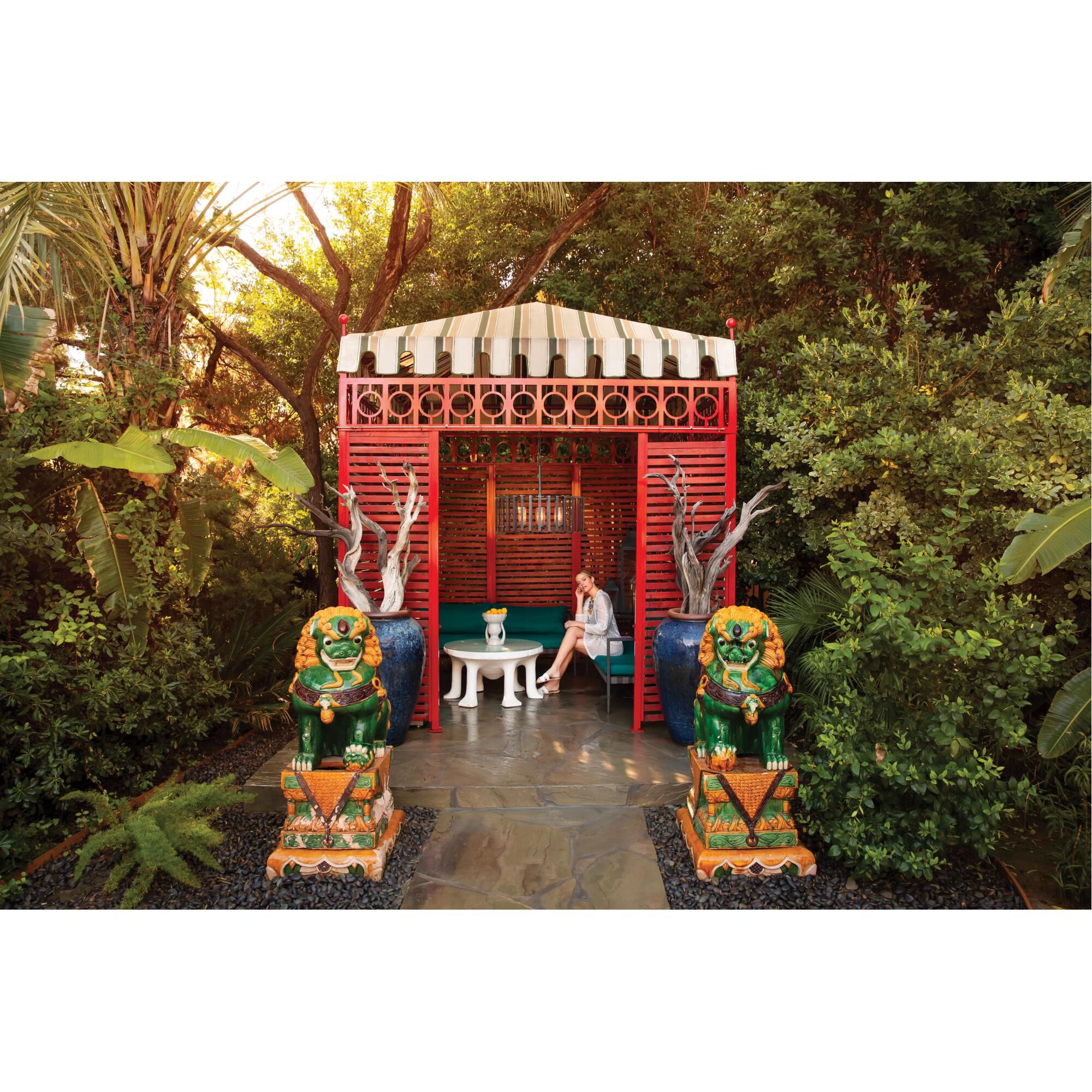 Shown in Brushed Graphite finish and Clear Seedy glass