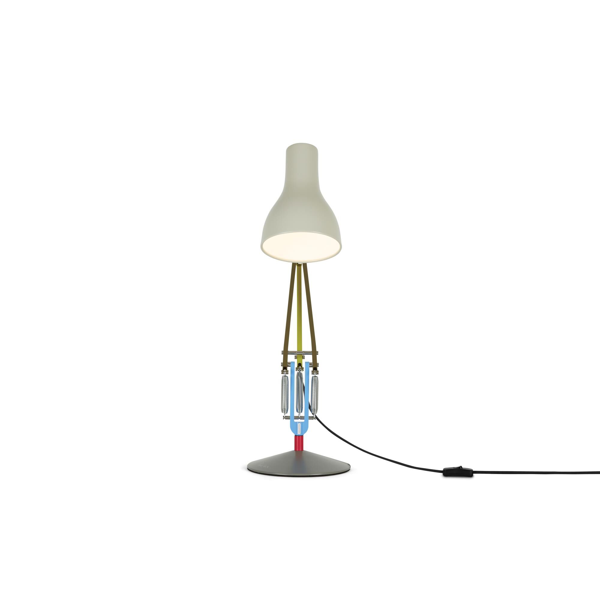 Shown in Edition 1 Multi finish and Aluminum shade