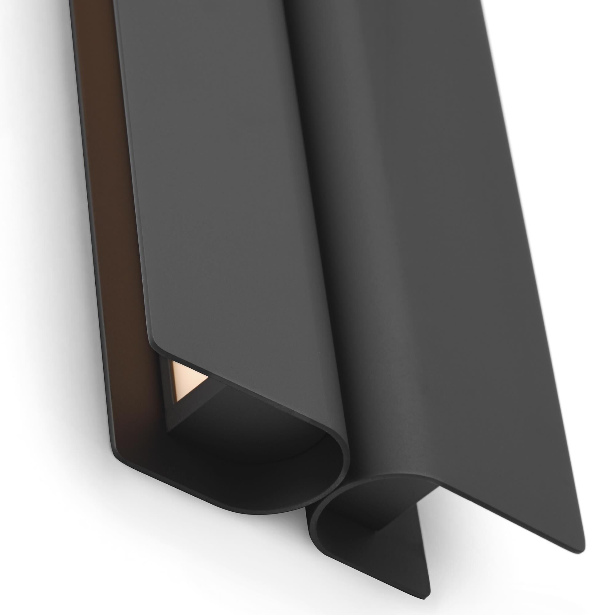 Shown in Nightshade Black finish and Aluminum shade