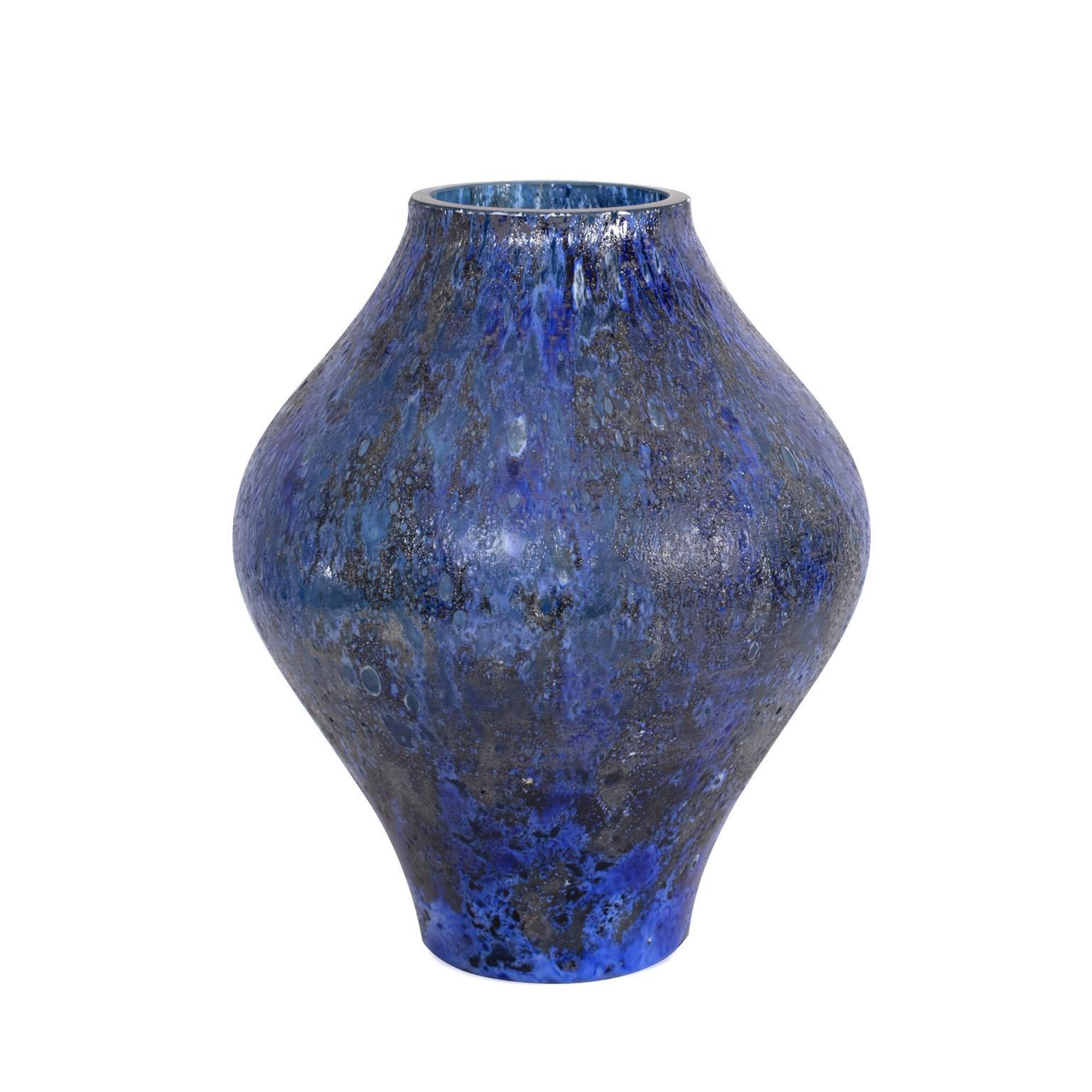 Shown in Moon Rock Texture finish