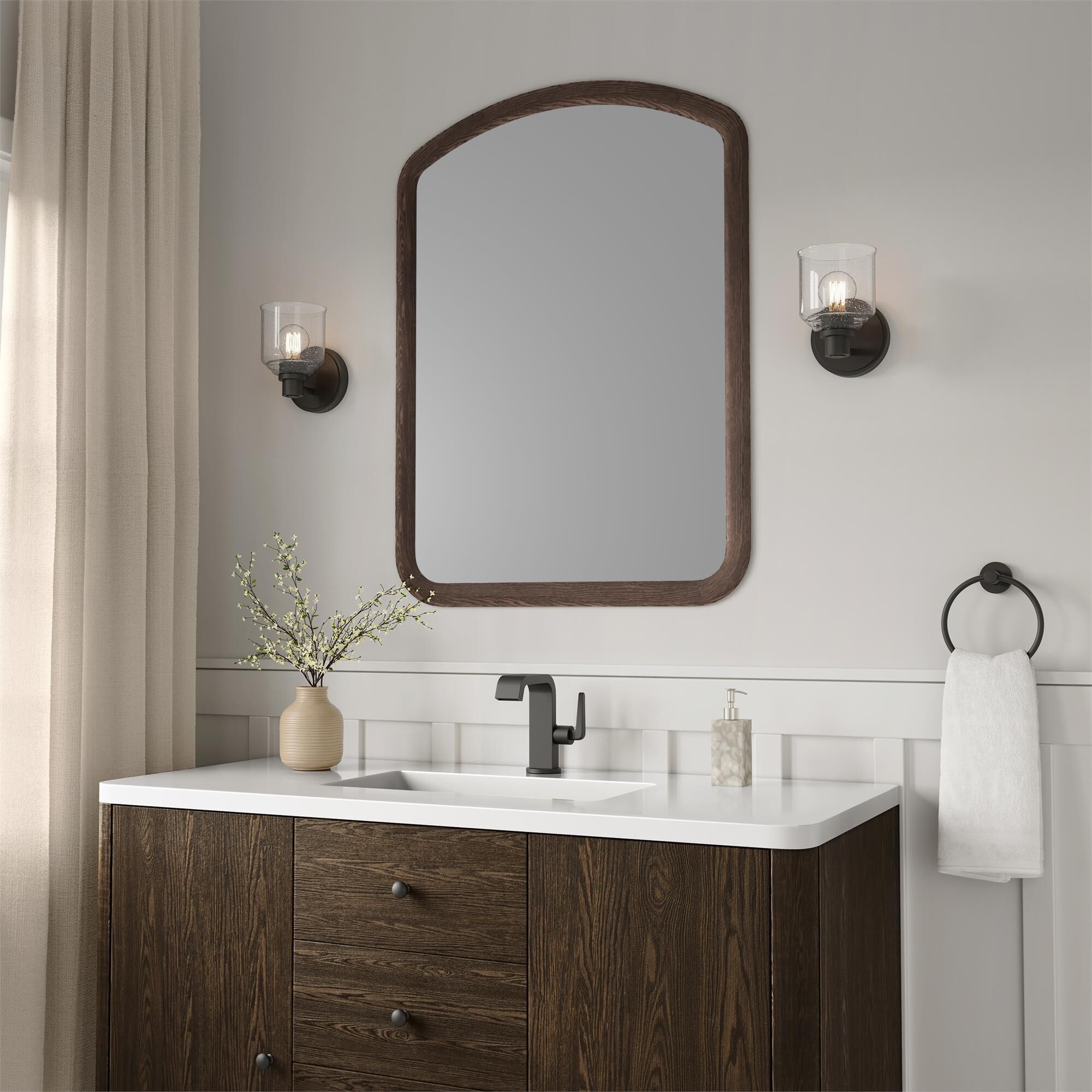 Shown in Matte Black finish and Clear Seeded glass