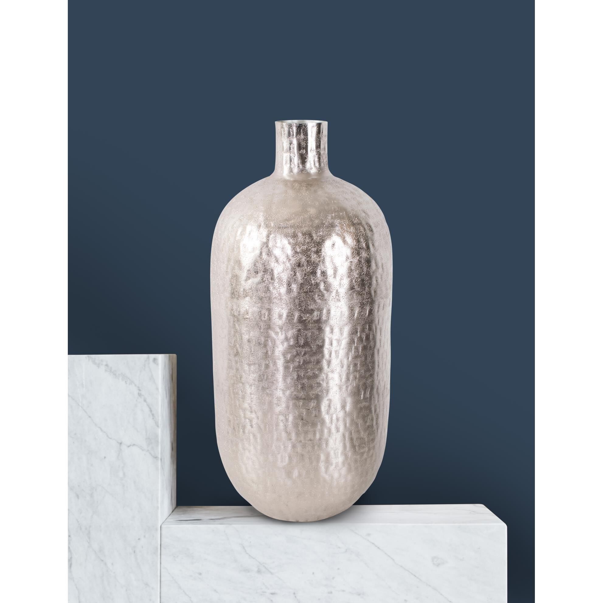 Shown in Hammered finish