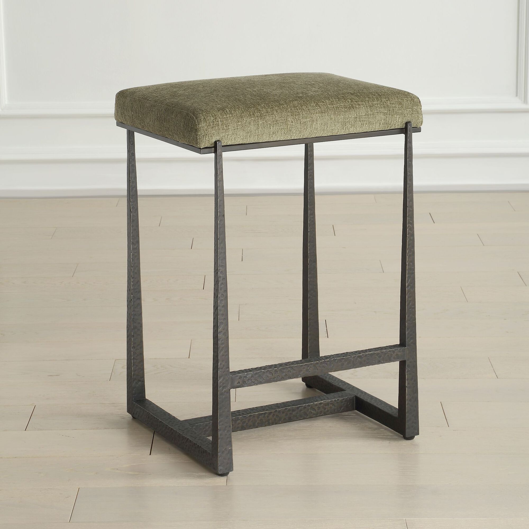 Shown in Bronze and Green finish