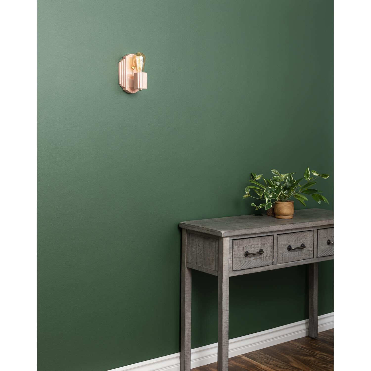 Shown in Gloss Blush finish