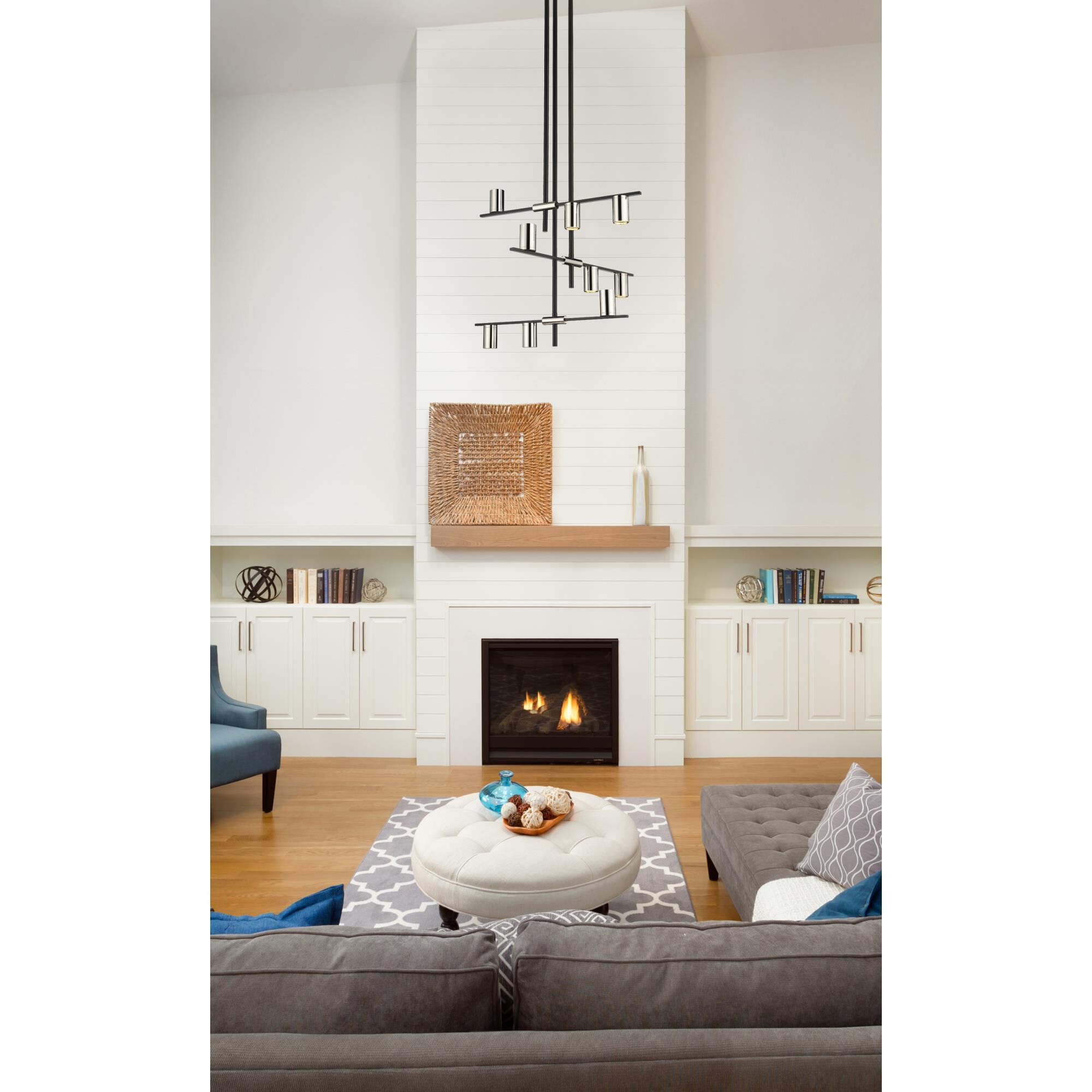 Shown in Mate Black and Polished Nickel finish