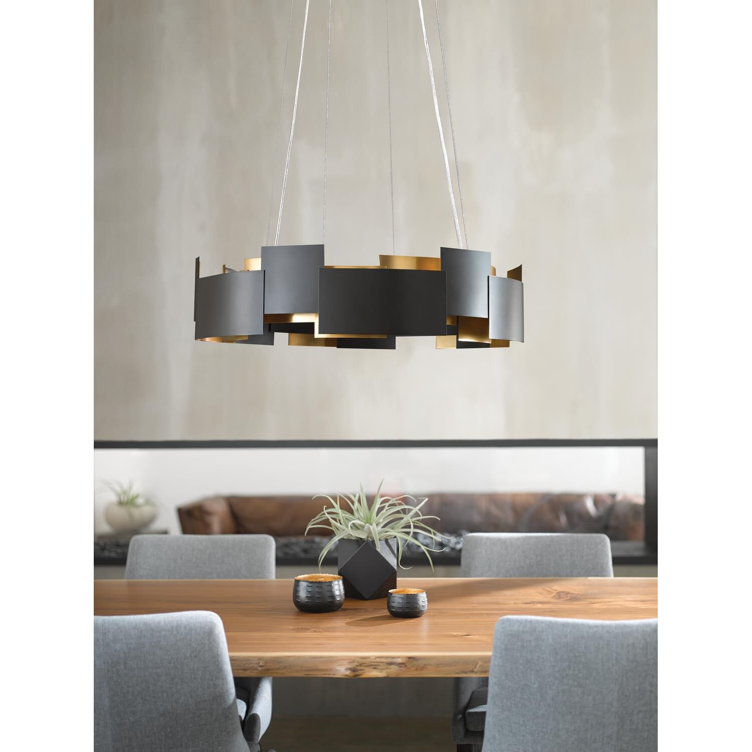 Shown in Olde Bronze finish and Polycarbonate glass and Polycarbonate shade