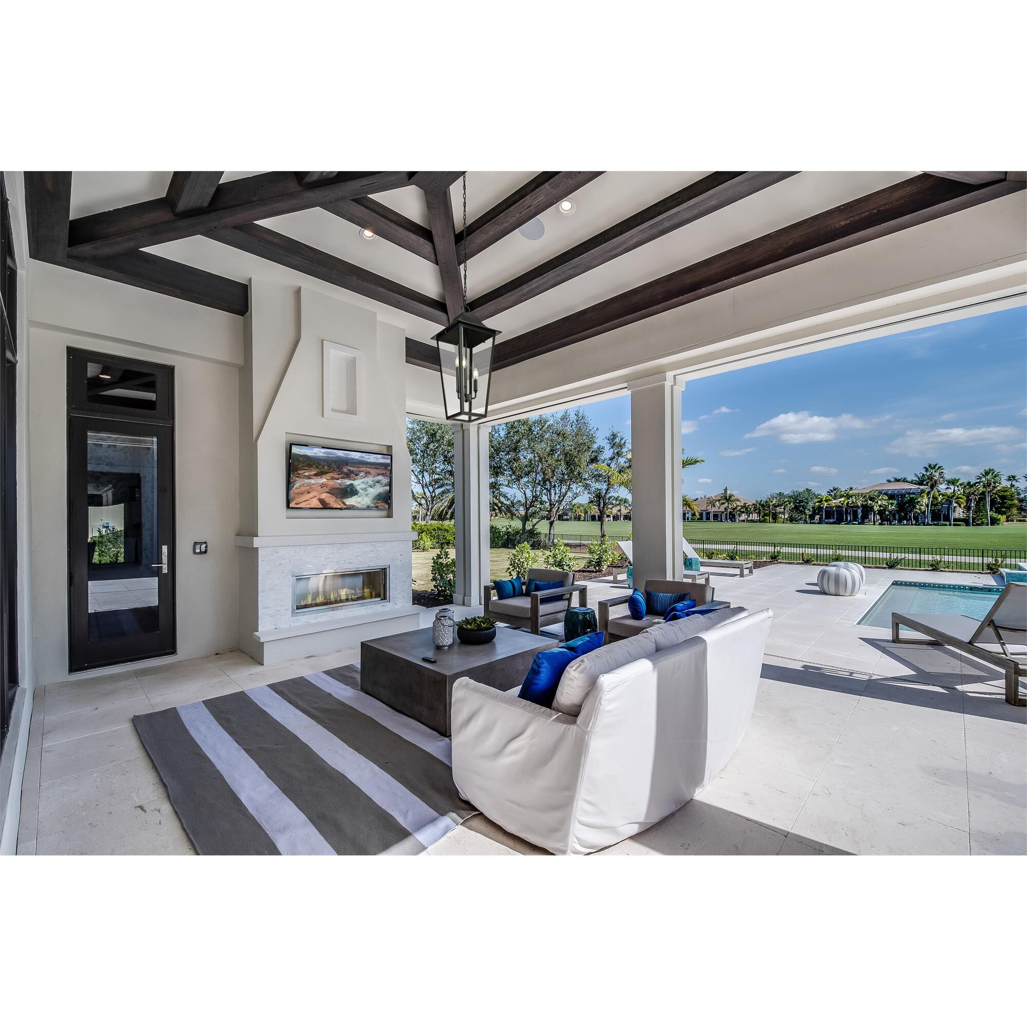Shown in Black finish and Clear Beveled glass and Clear Beveled shade