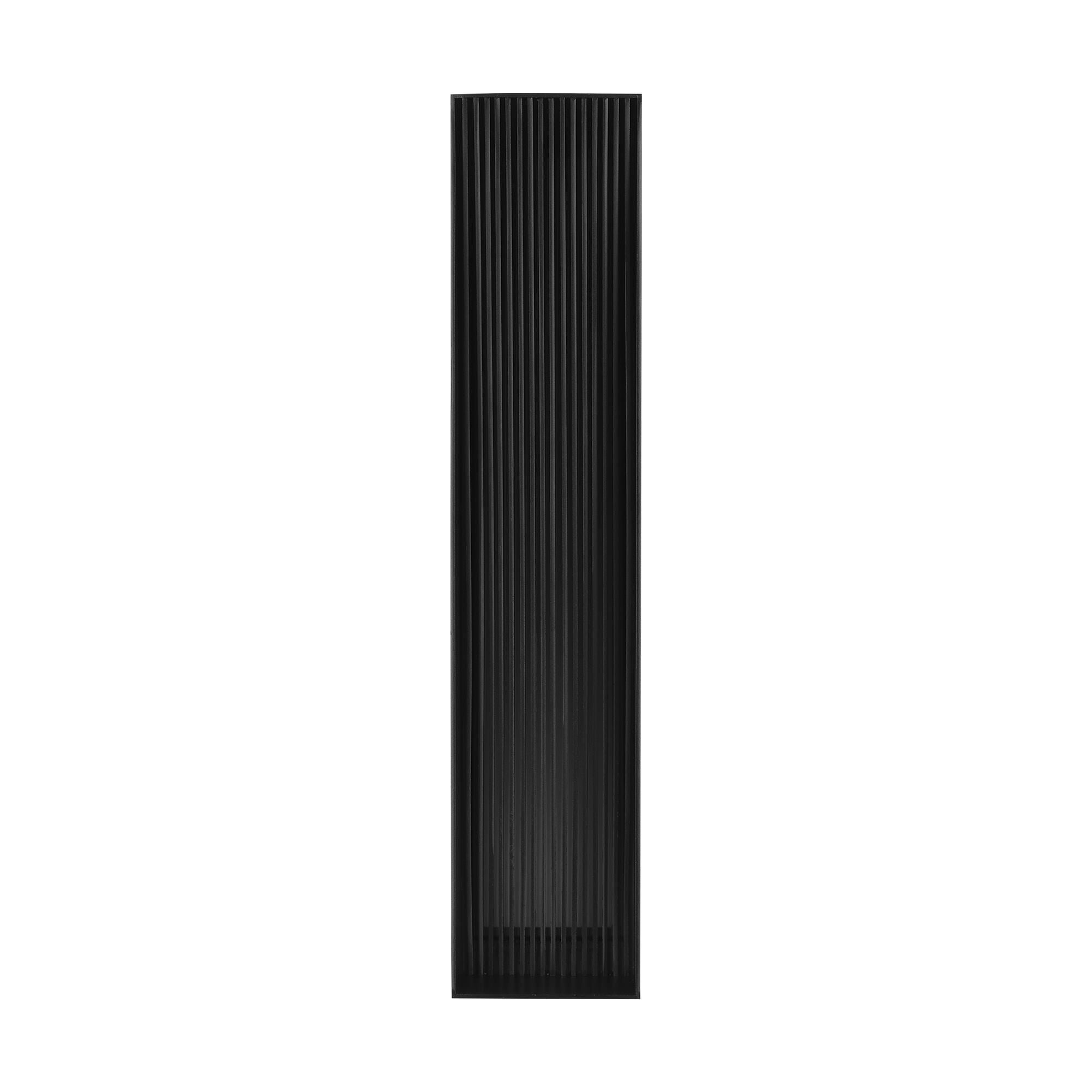 Shown in Outdoor Black finish and Aluminum shade