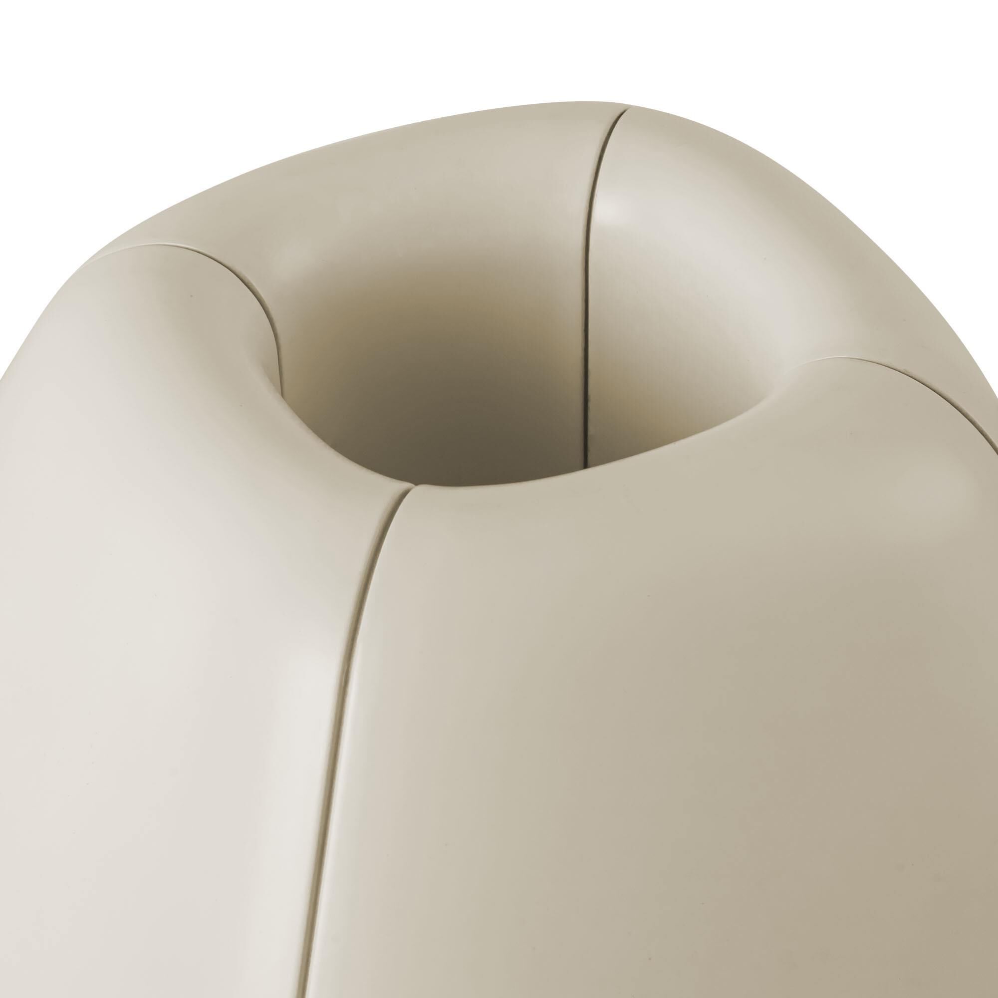 Shown in Pearl White finish and Frosted Acrylic Diffuser glass