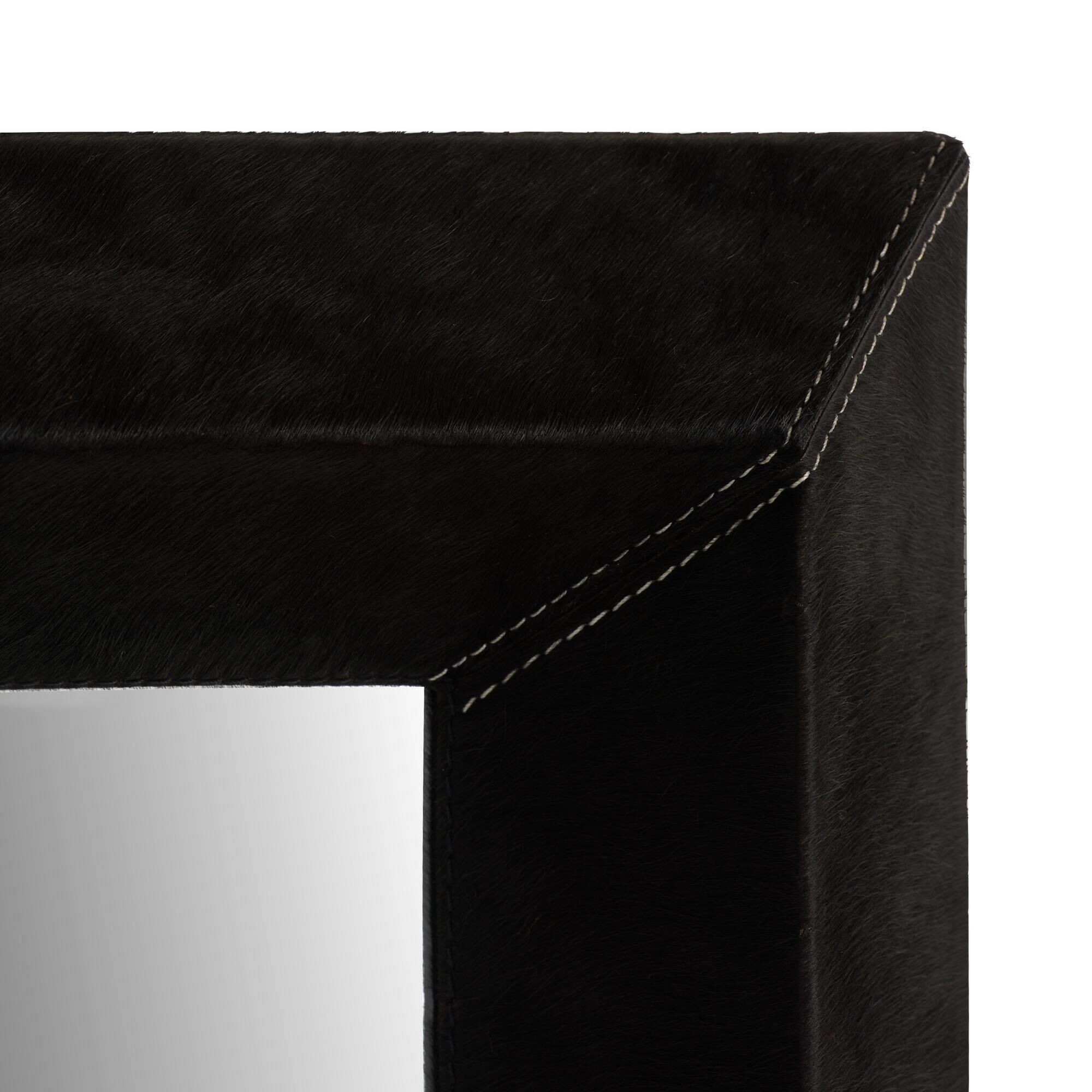Shown in Black and Plain finish