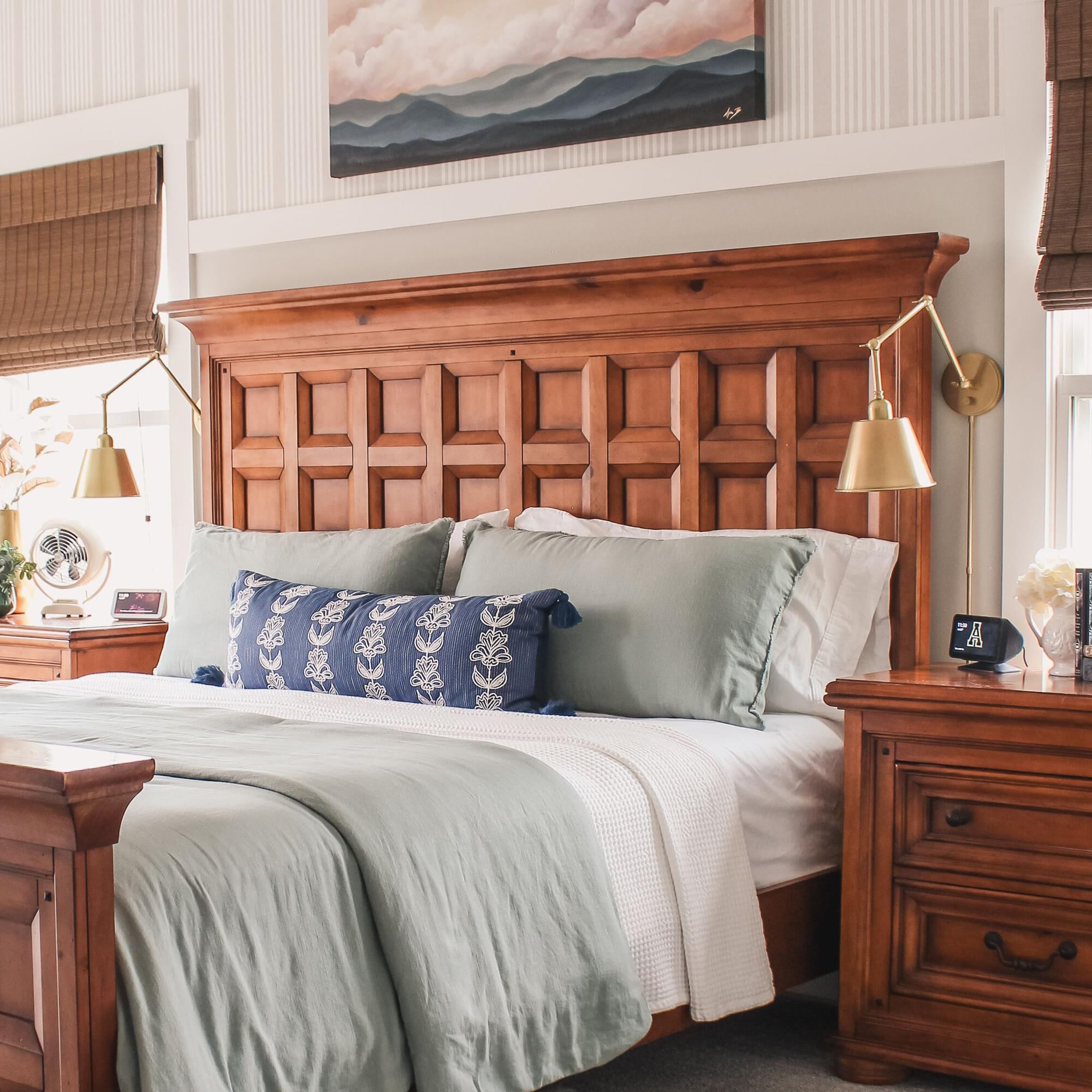 Shown in Aged Brass finish and Steel glass and Steel shade