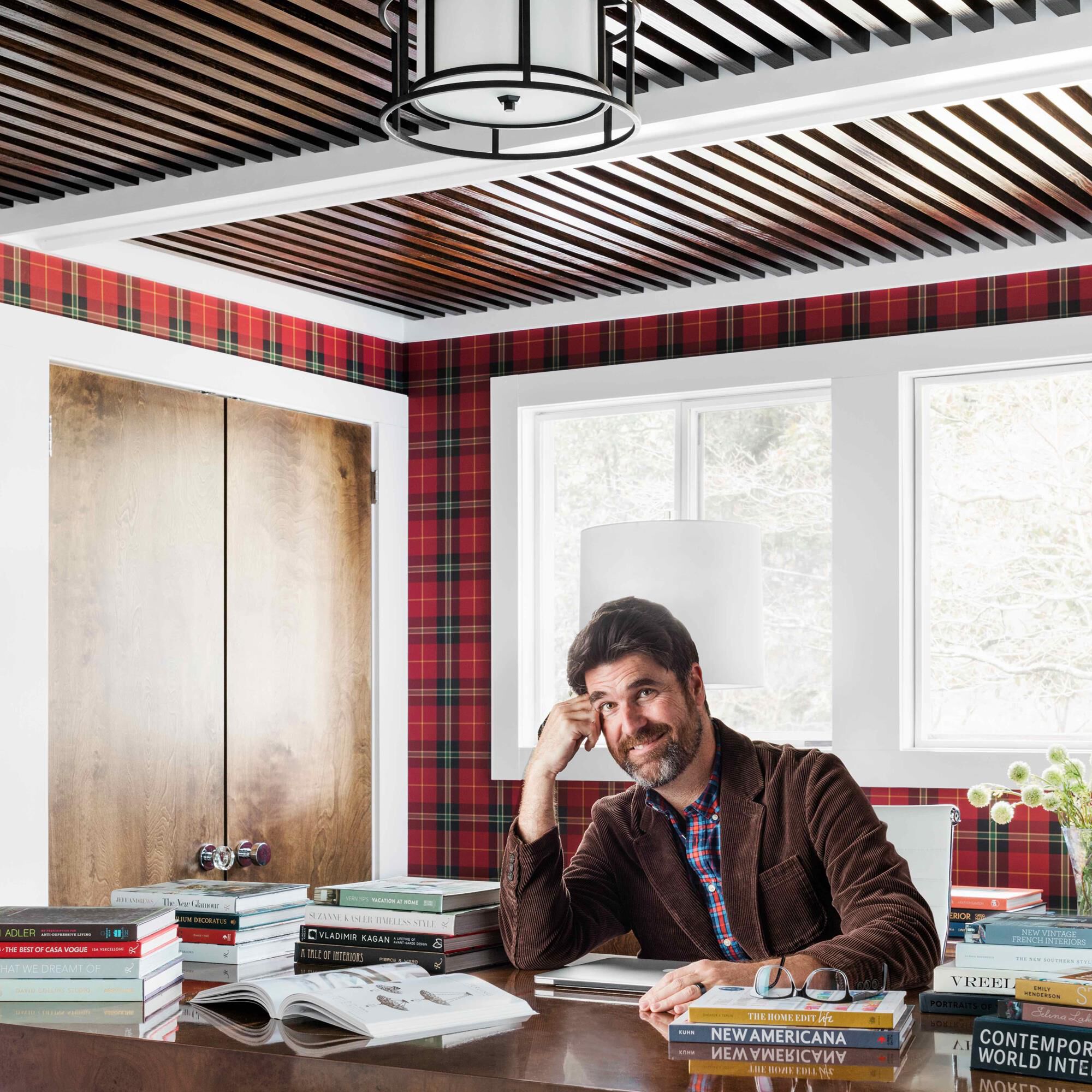 Shown in Matte Black finish and Silk glass and White shade