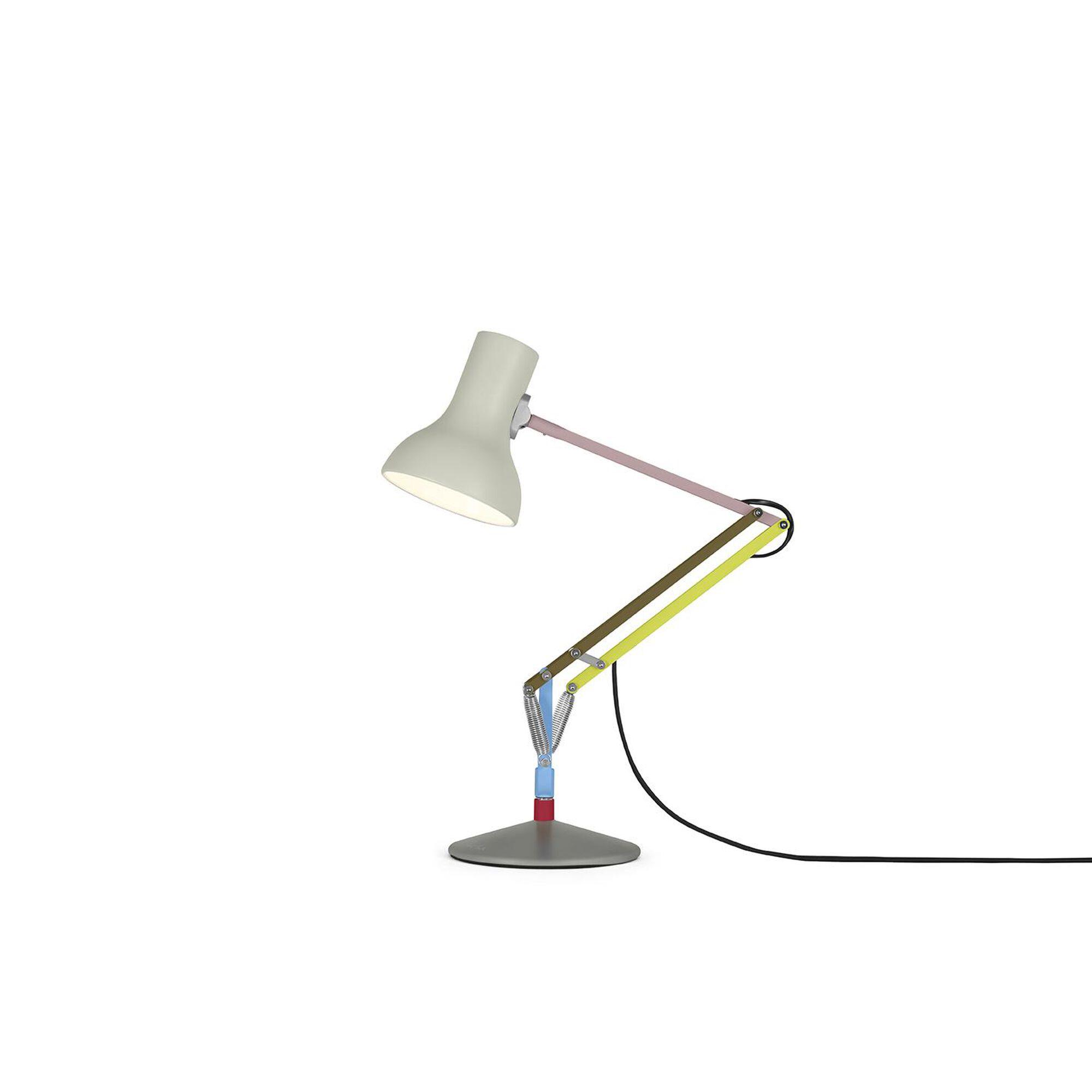 Shown in Edition 1 Multi finish and Aluminum shade