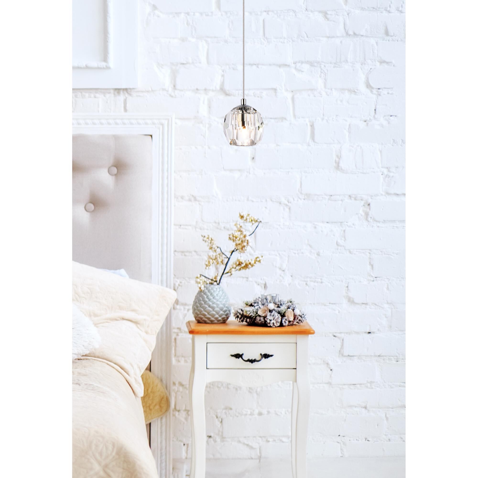 Shown in Chrome finish and Clear Royal Cut crystal