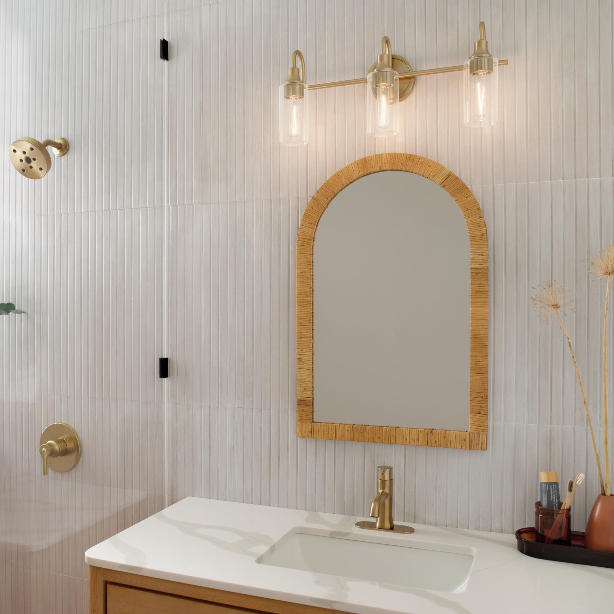 Shown in Champagne Bronze finish and Clear glass