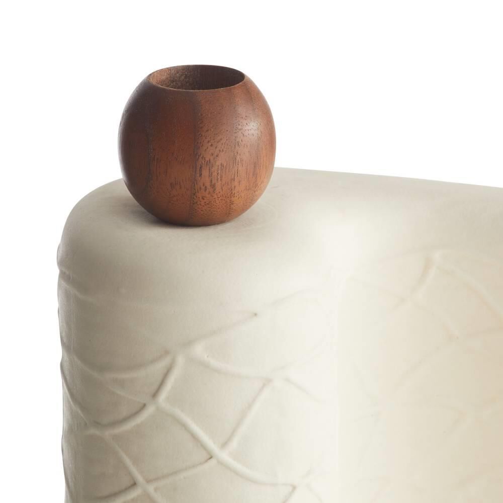 Shown in Matte Eggshell finish