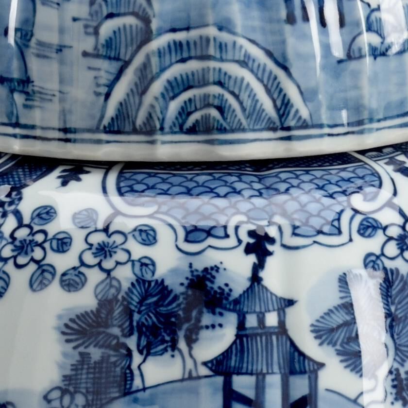 Shown in Blue/White Glaze finish