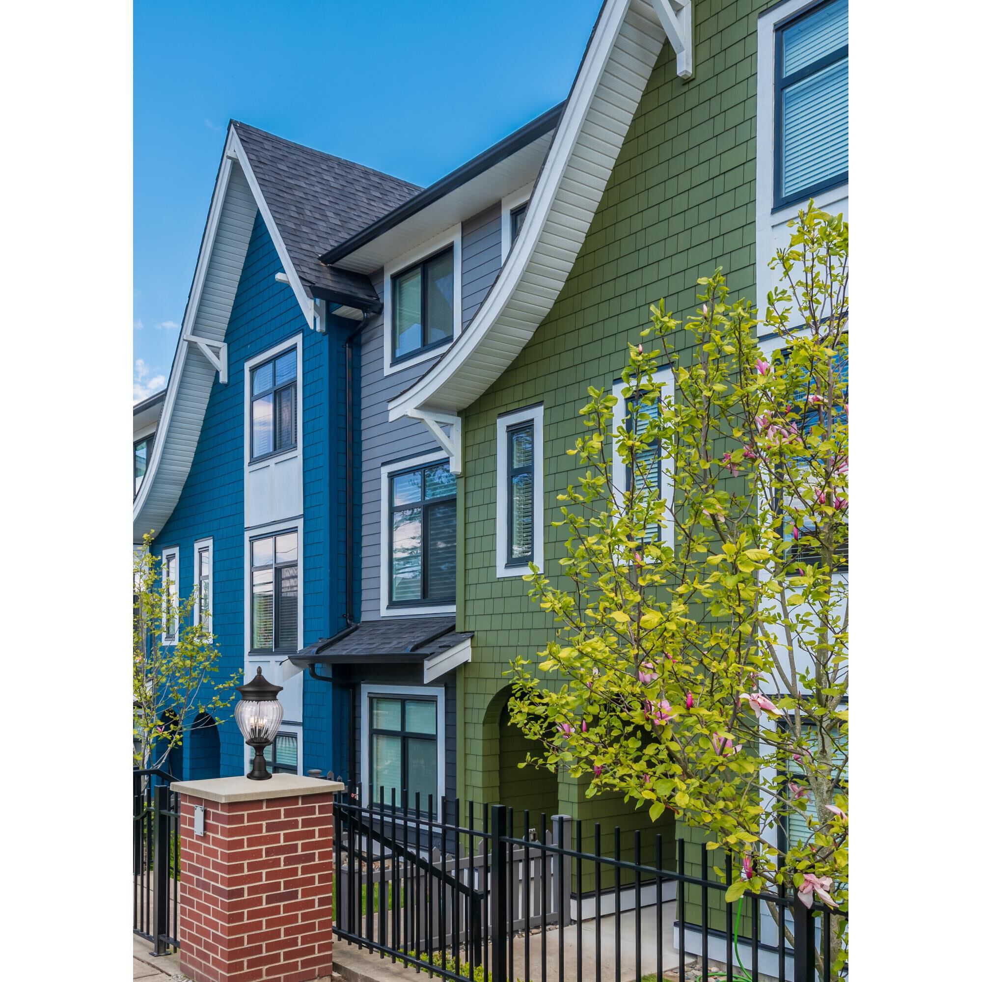 Shown in Black finish and Clear Ribbed glass and Clear Ribbed shade